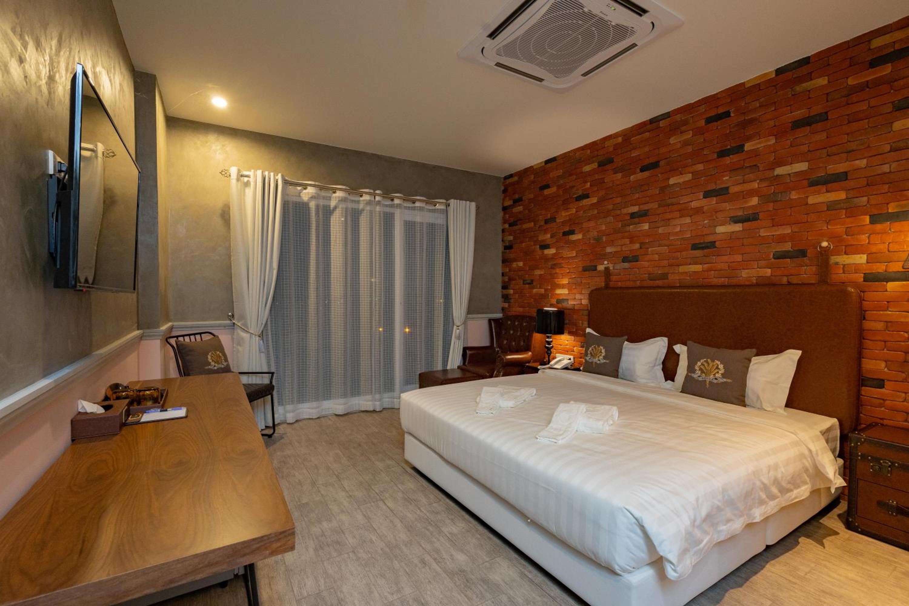 Standard Double Room - Photo 47