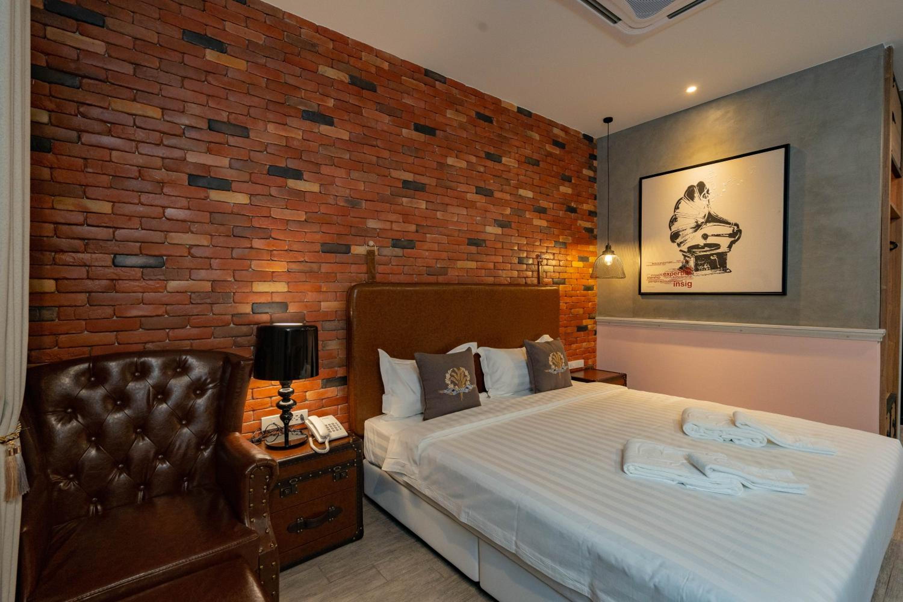 Standard Double Room - Photo 44