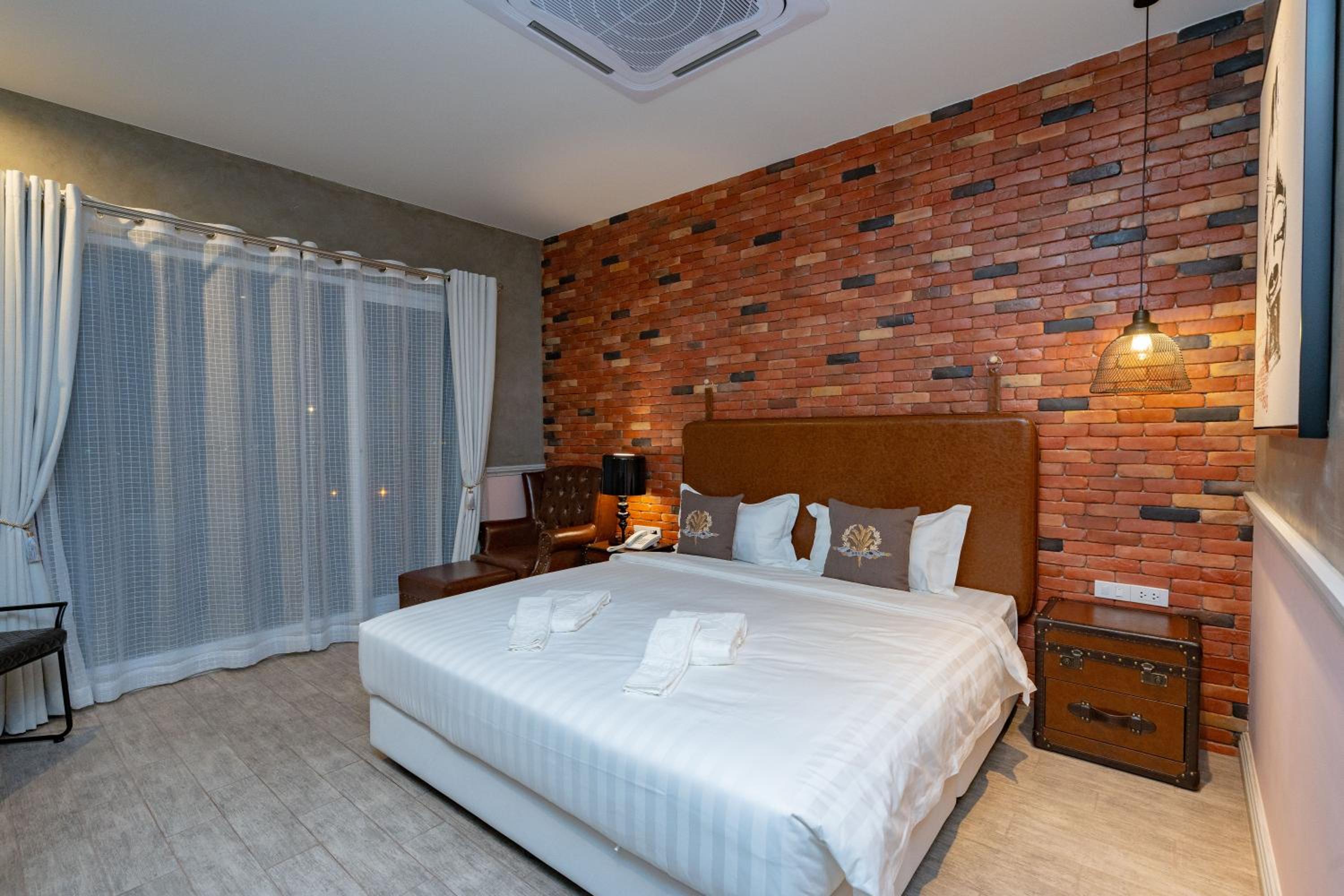 Standard Double Room - Photo 41