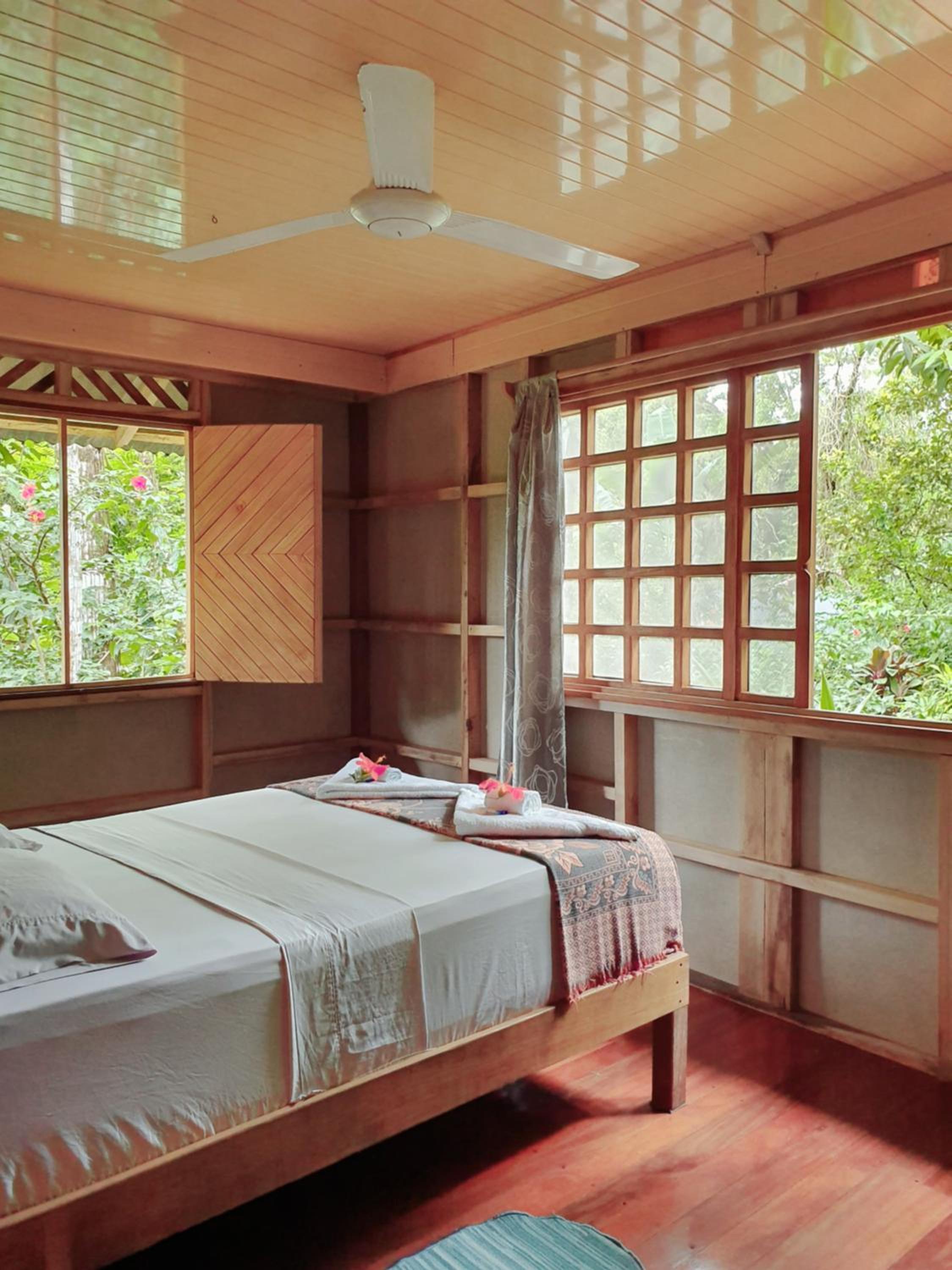 Bungalow with Garden View