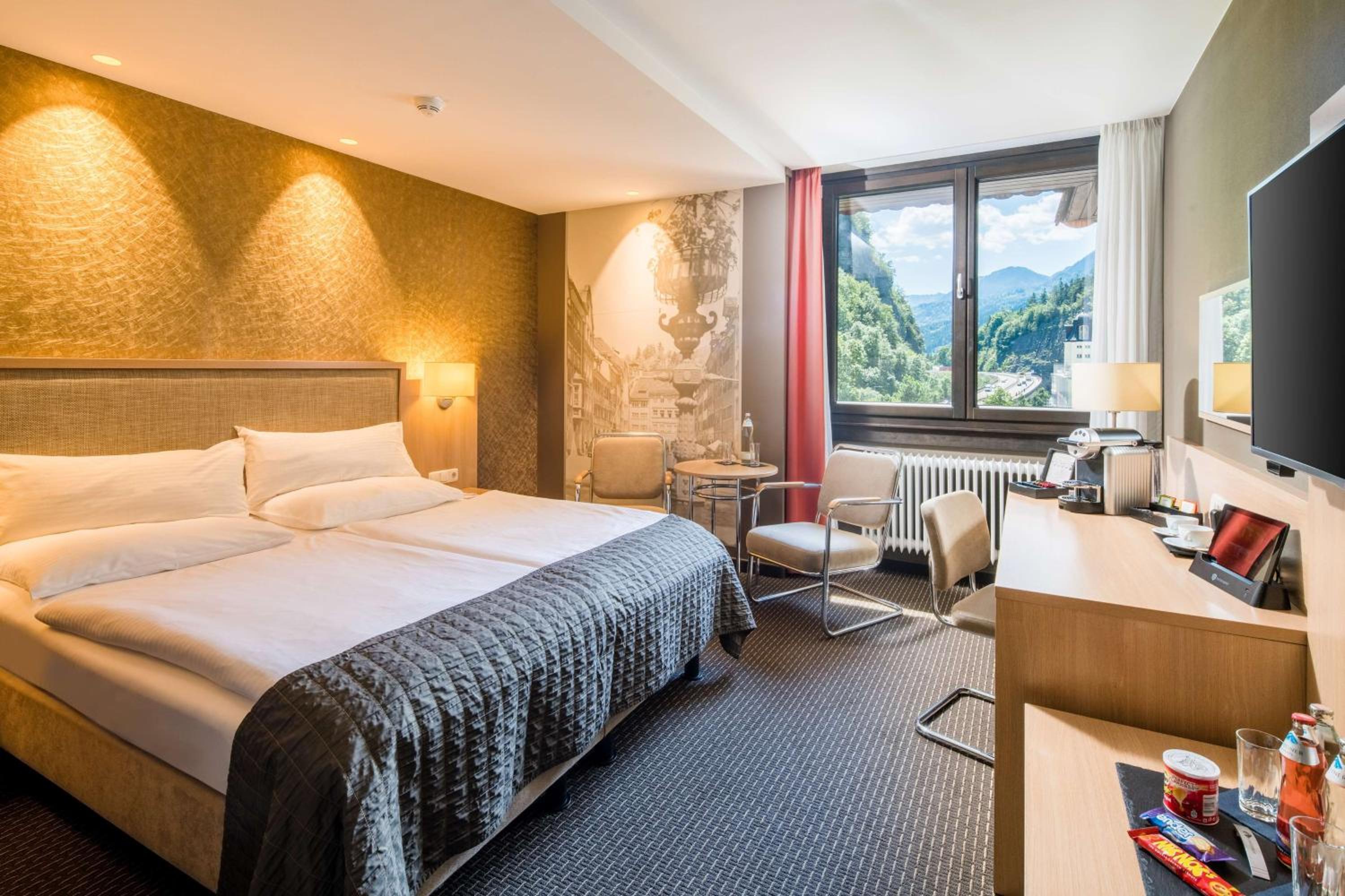 Double Room with 1 King Bed - Photo 7