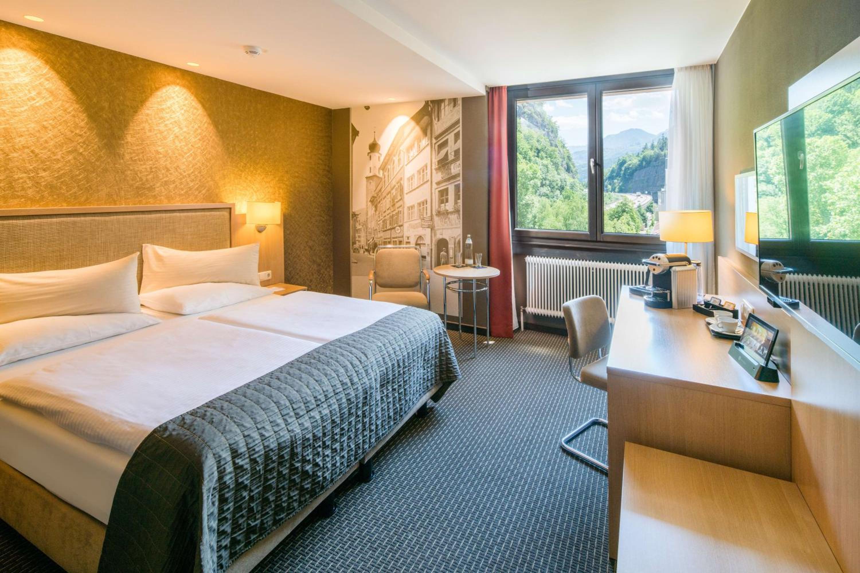 Double Room with 1 King Bed - Photo 1