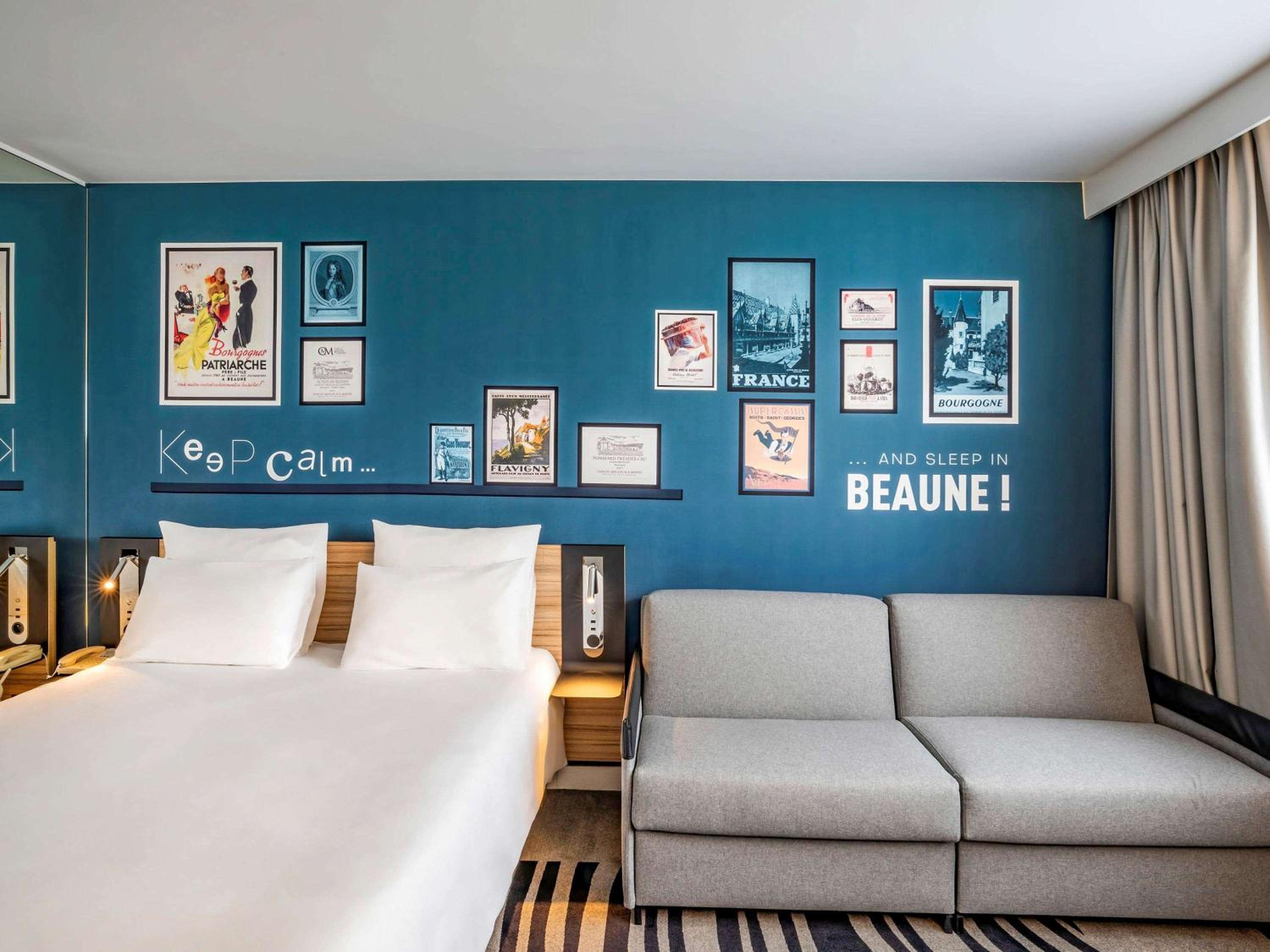 Classic Room with Double Bed and Two Single Sofa Beds - Photo 4