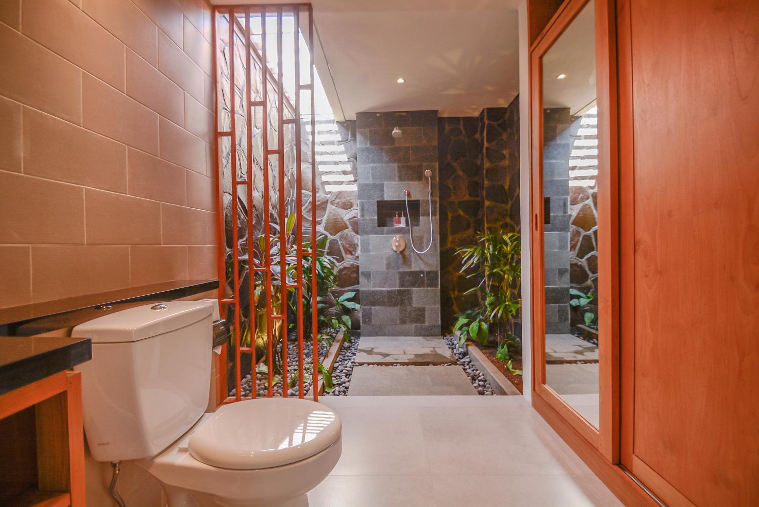 Three-Bedroom Villa - Photo 32