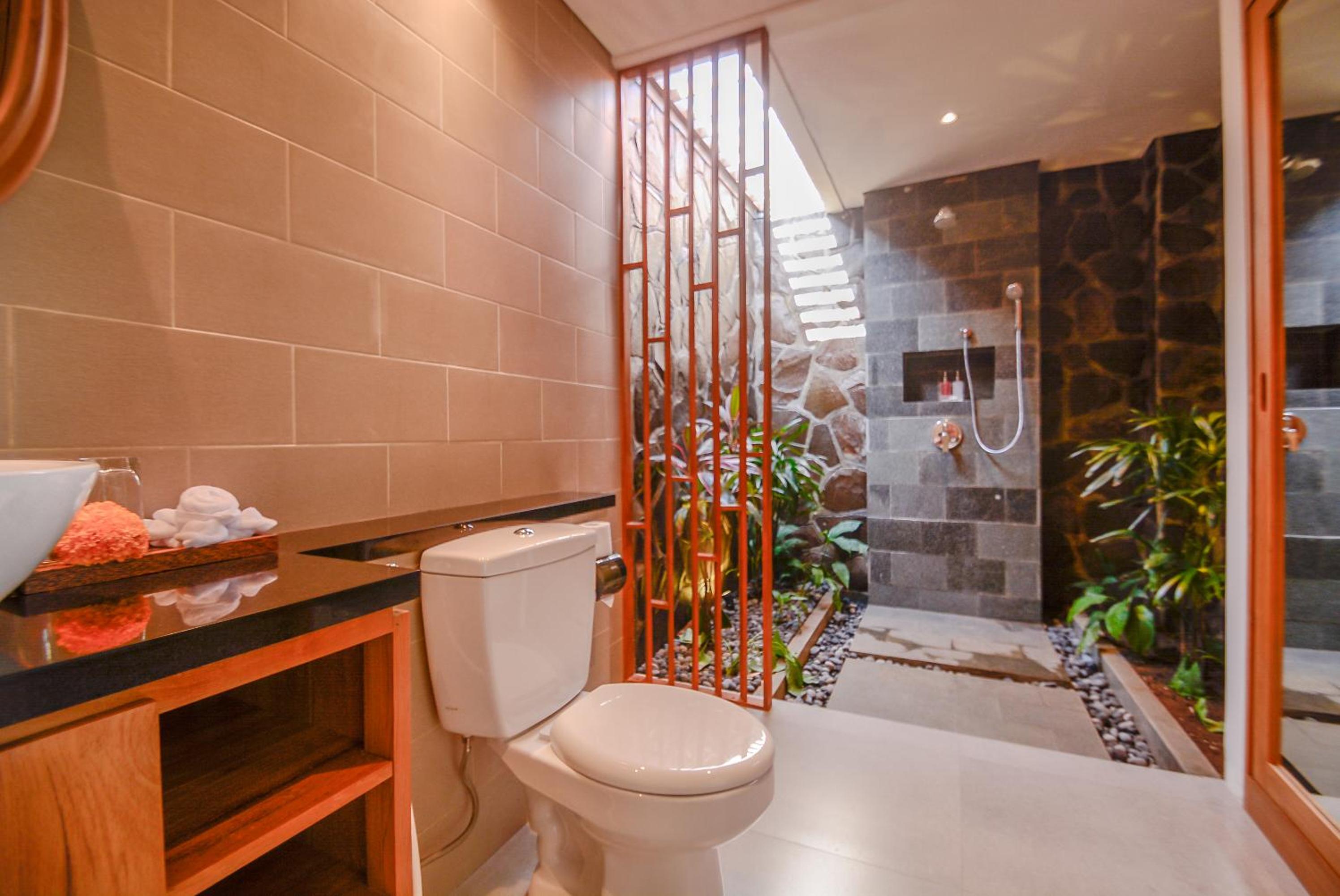 Three-Bedroom Villa - Photo 22