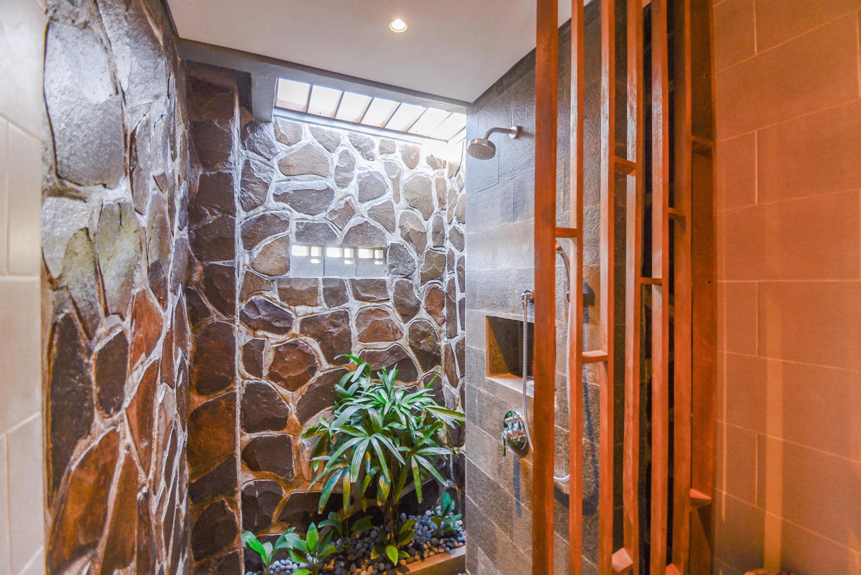Three-Bedroom Villa - Photo 21