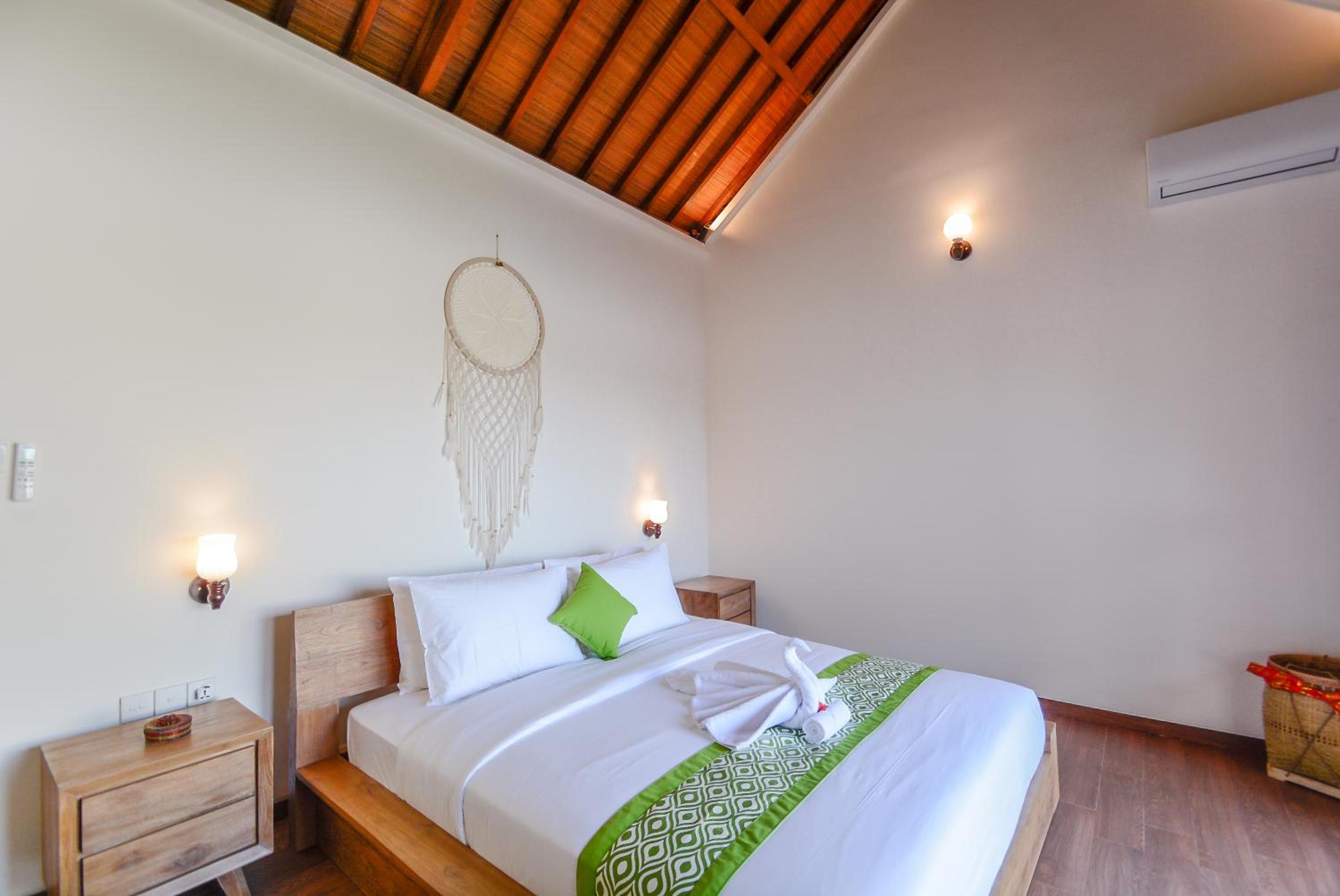 Three-Bedroom Villa - Photo 19