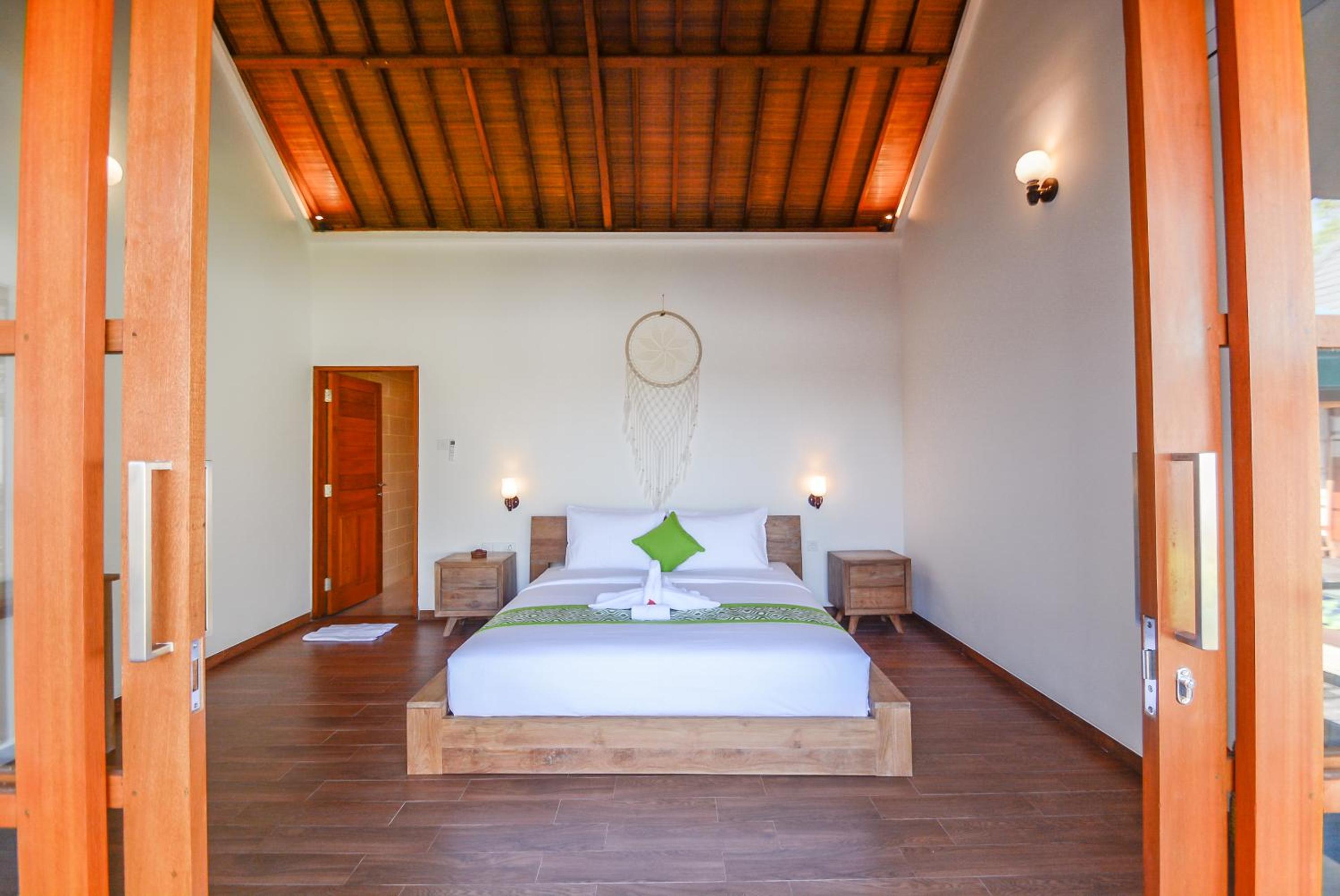Three-Bedroom Villa - Photo 6