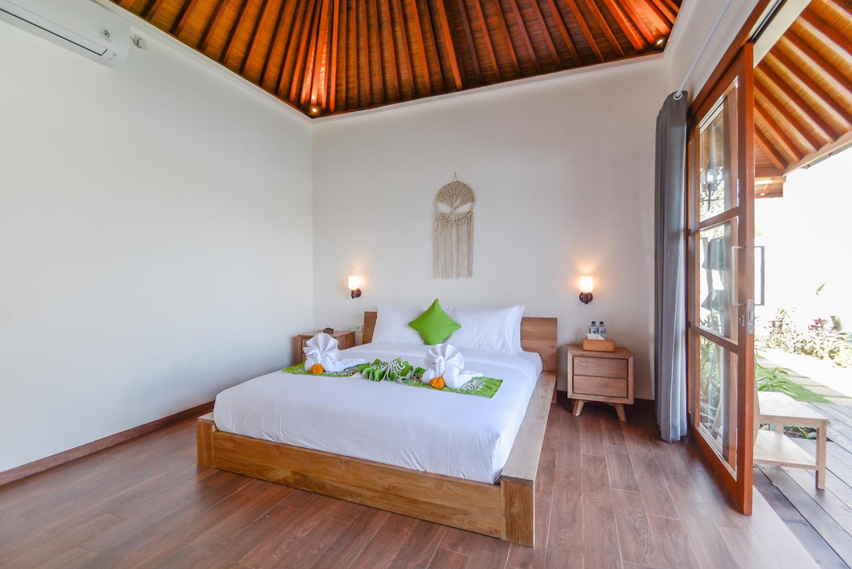 Three-Bedroom Villa - Photo 5