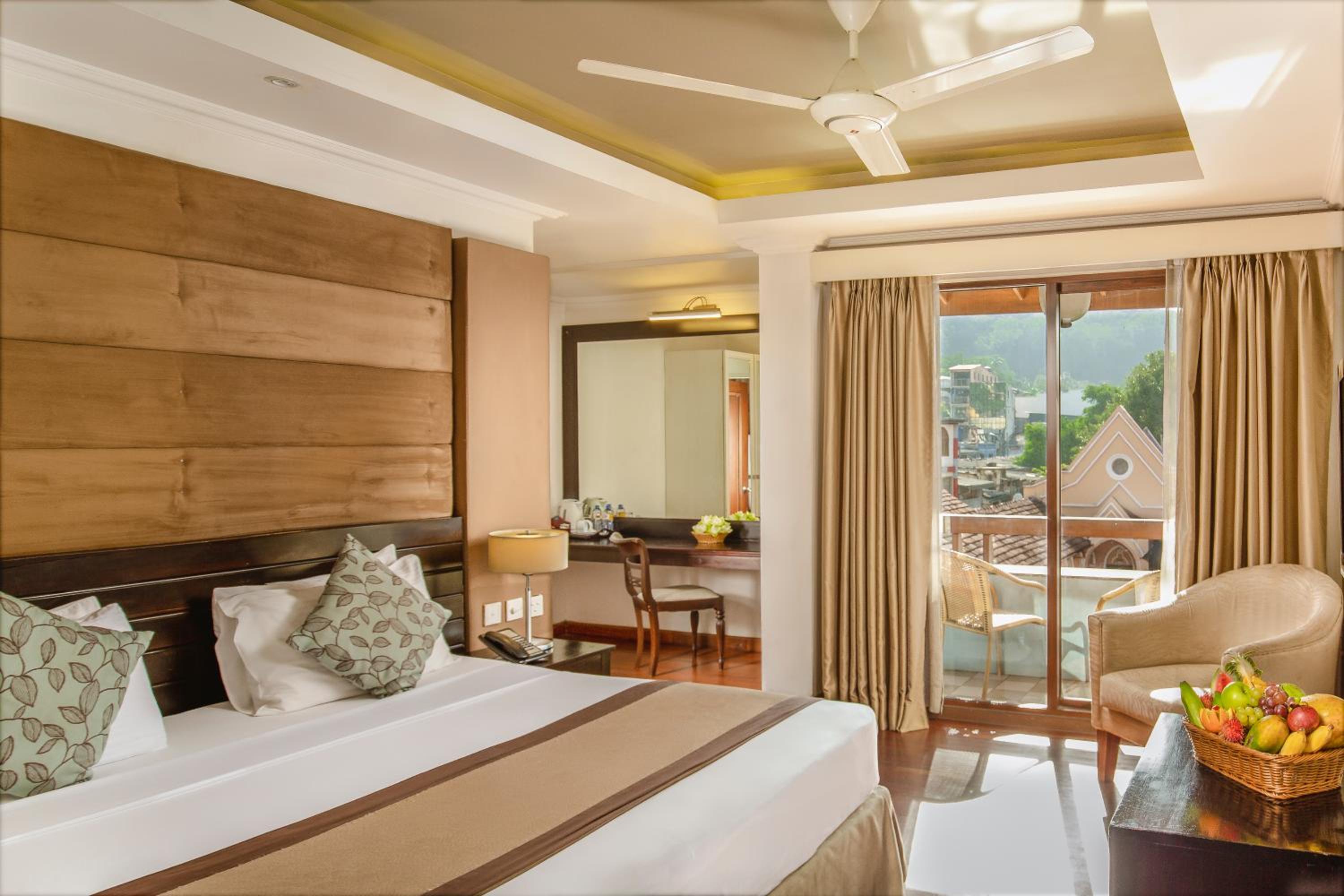 Deluxe Double Room with City View