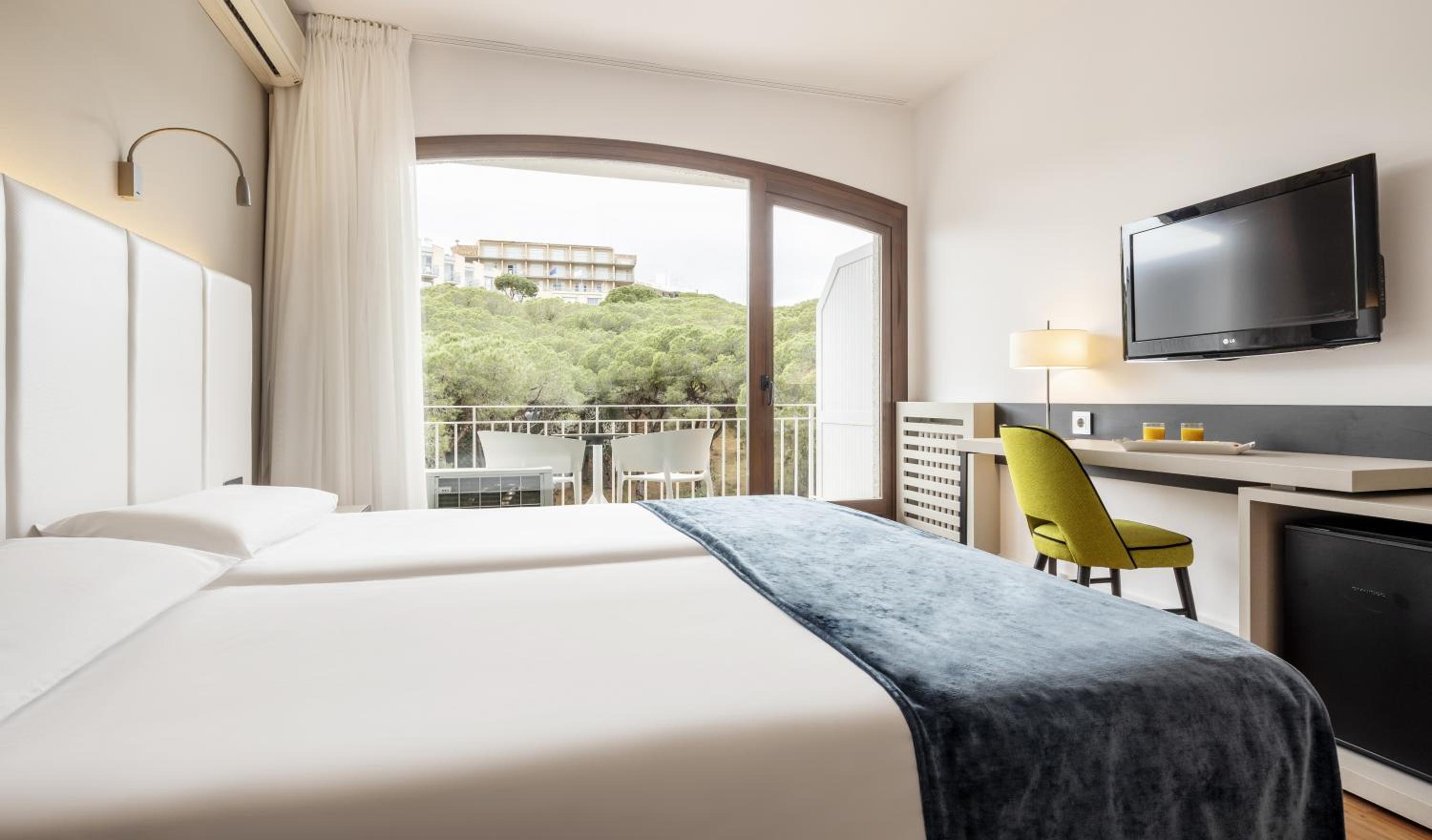 Double or Twin Room - Photo 3