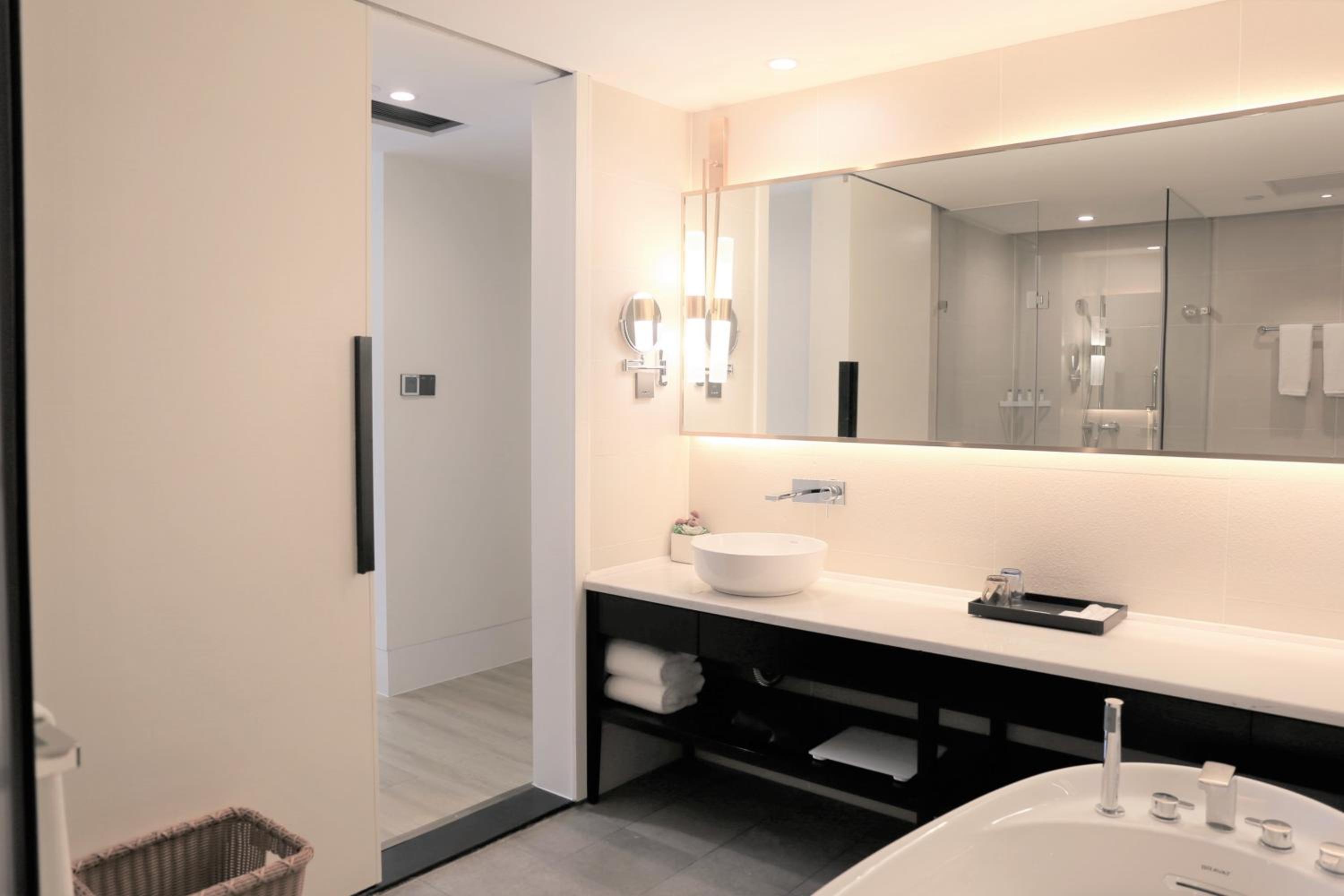 Three-Bedroom Executive thumbnail 5