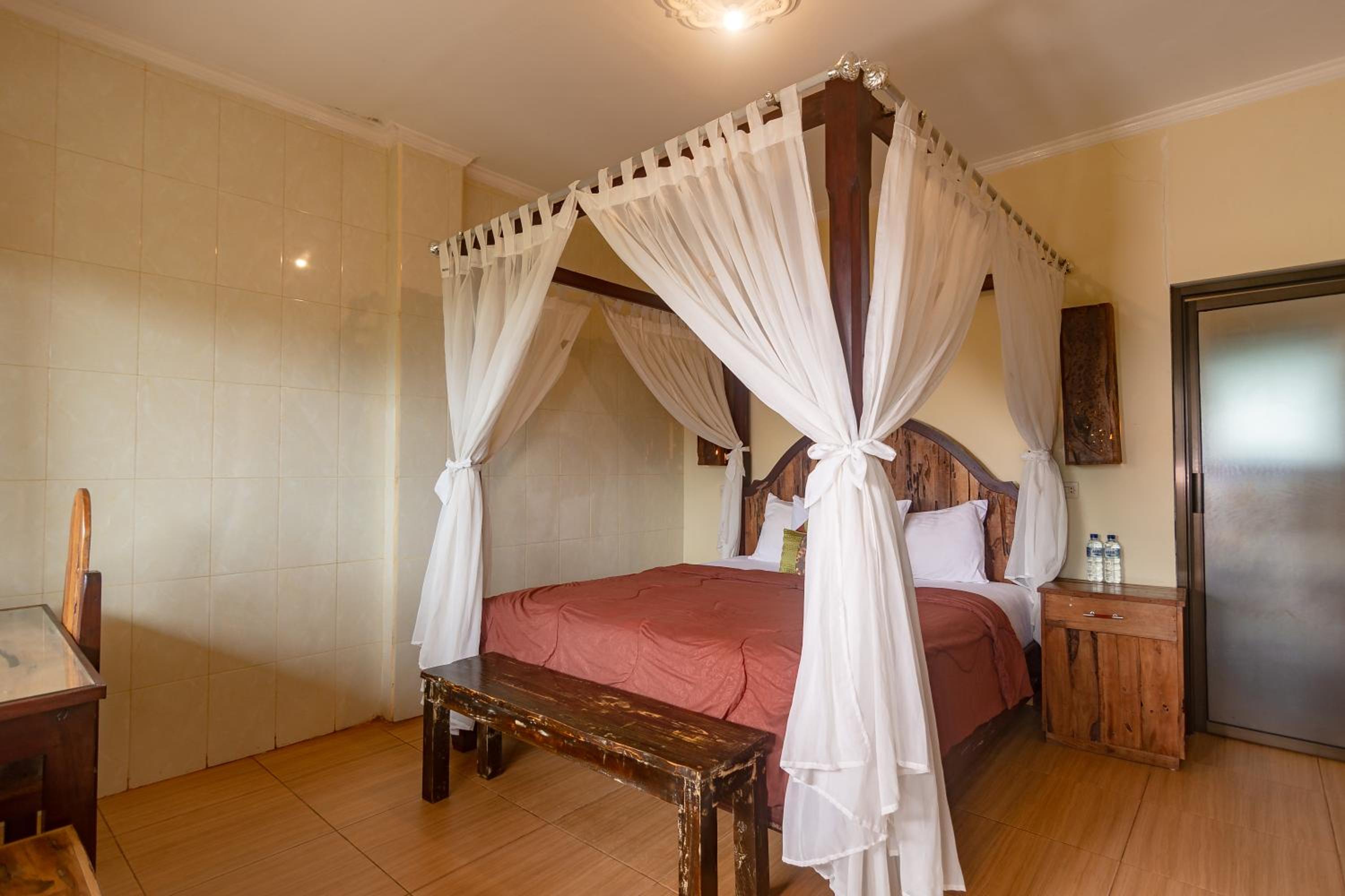 Deluxe Double Room with Balcony - Photo 26
