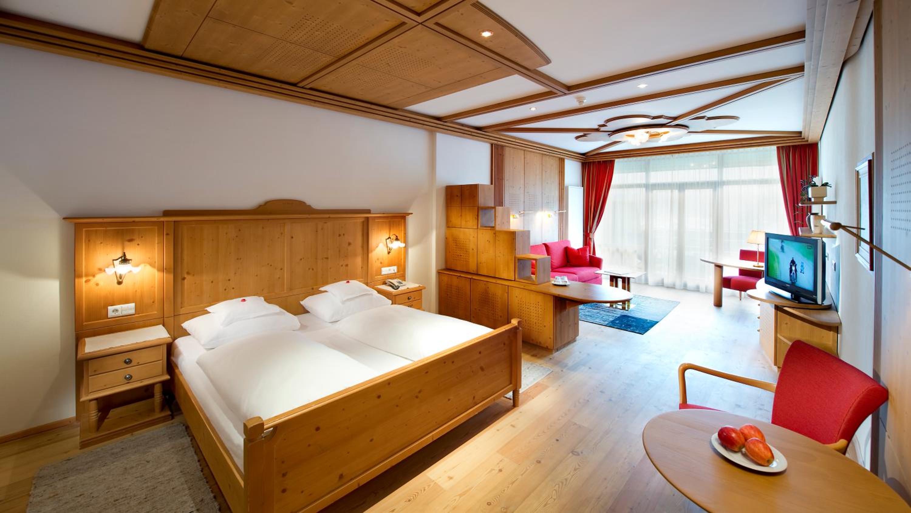 Suite with Mountain View - Photo 11