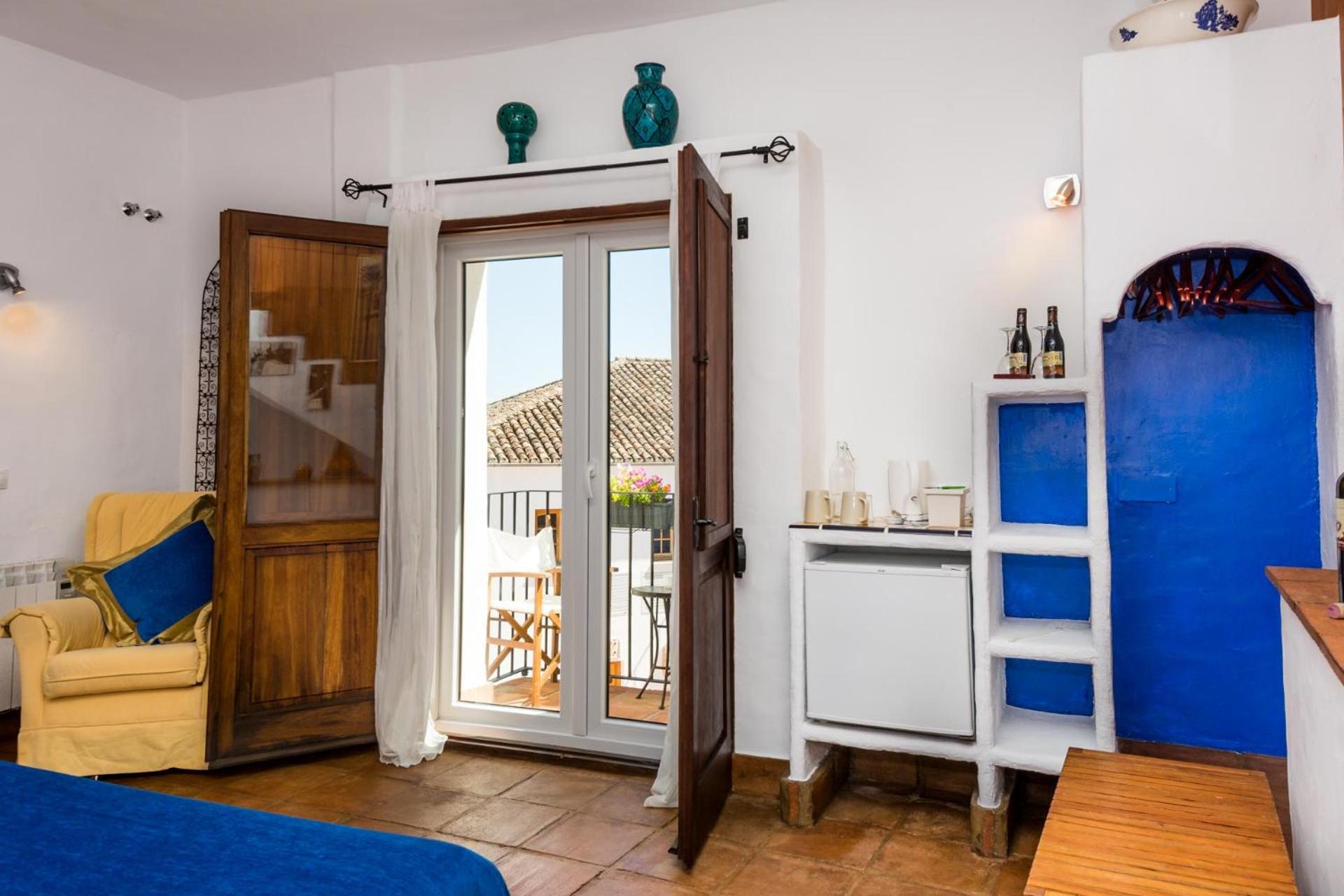 Double Room with Private Bathroom photo 2