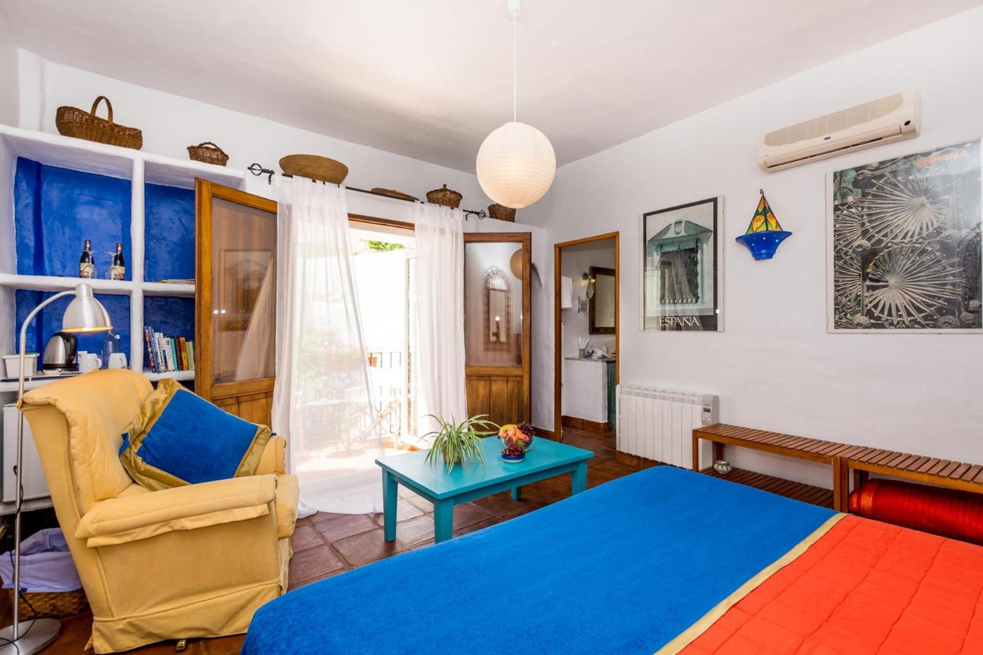 Double Room with Private Bathroom photo 2