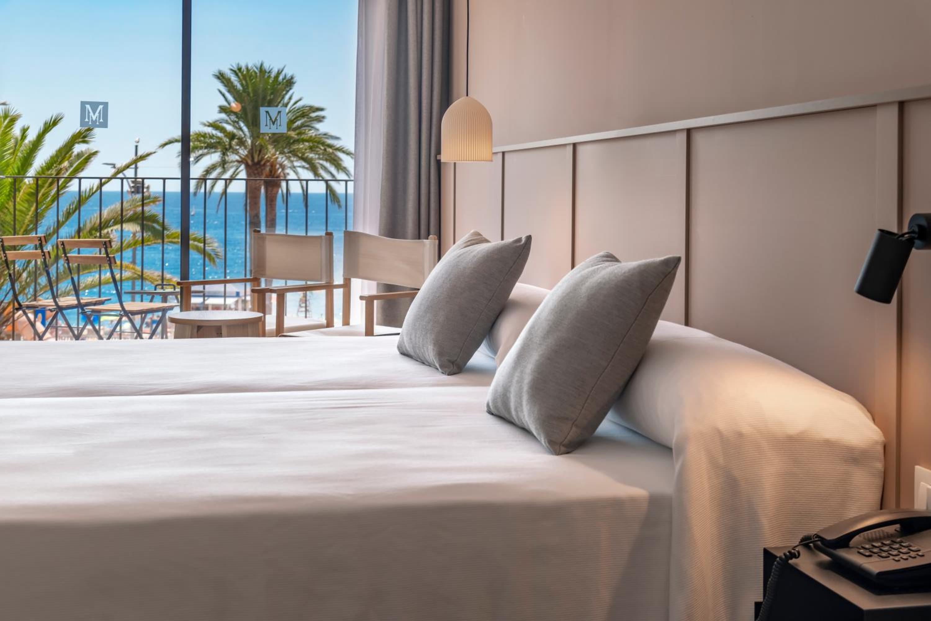 Double or Twin Room with Sea View - Photo 2