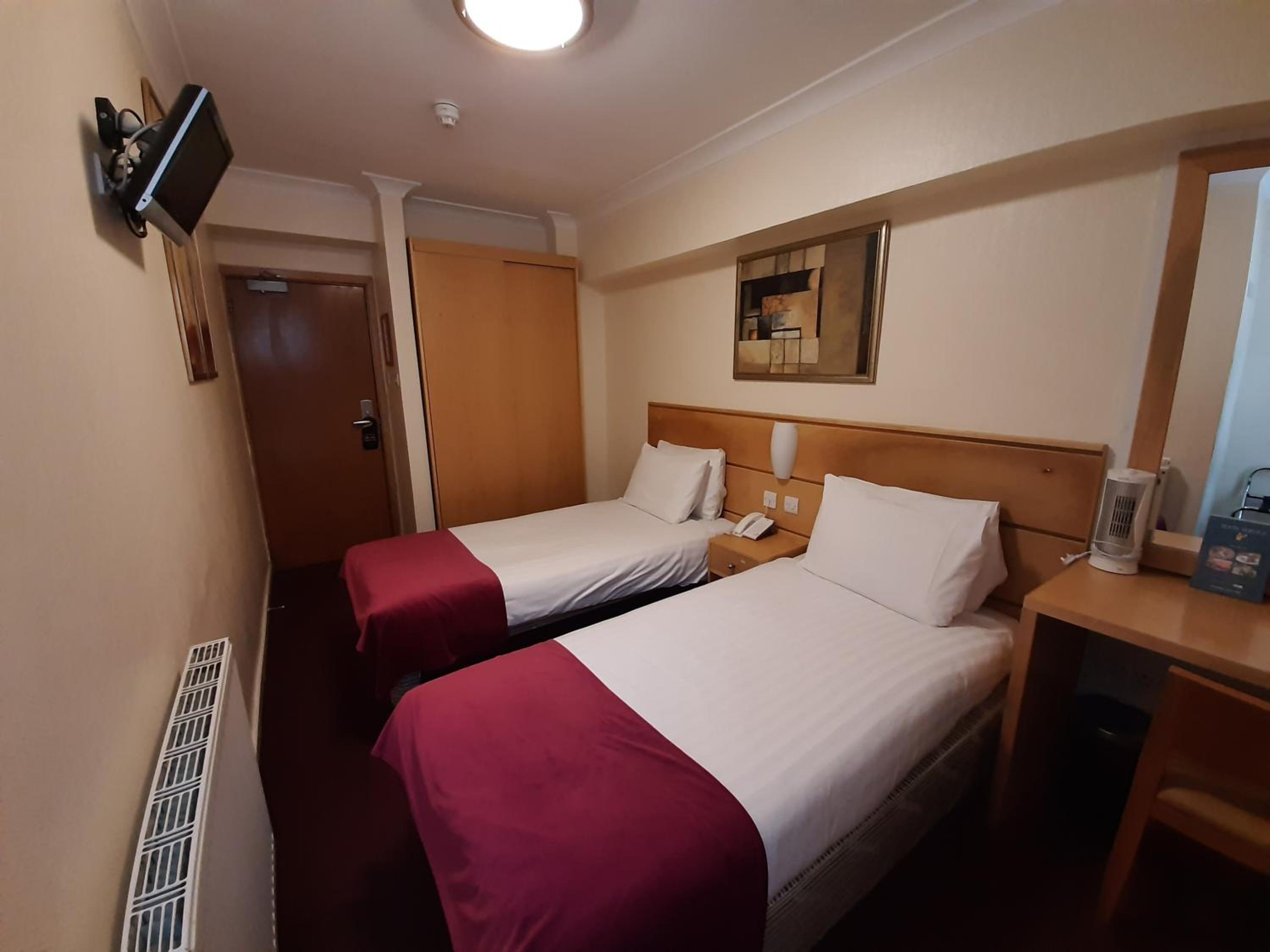 Twin Room photo 1