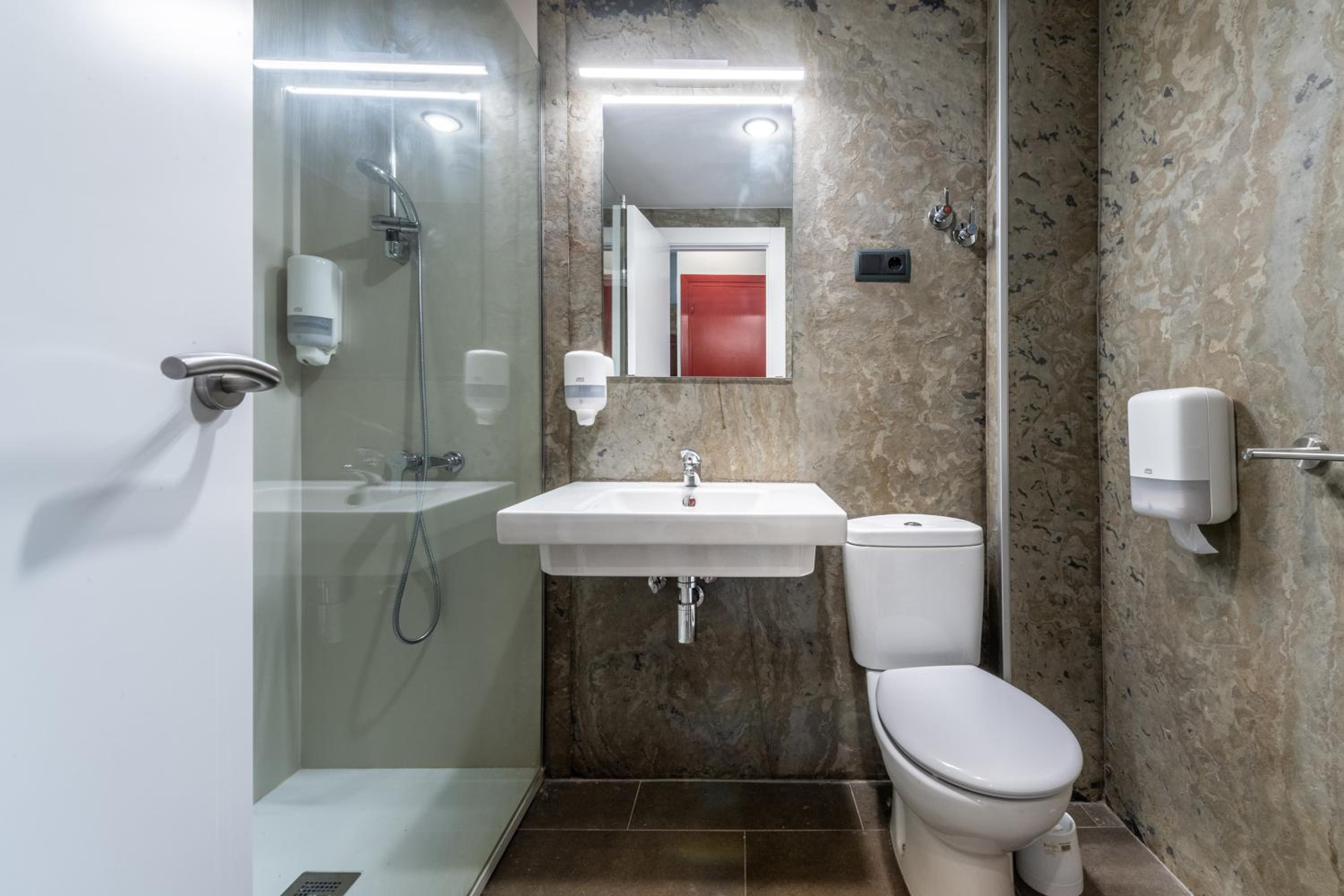 Superior Double or Twin Room with Balcony with mountain view - Photo 5