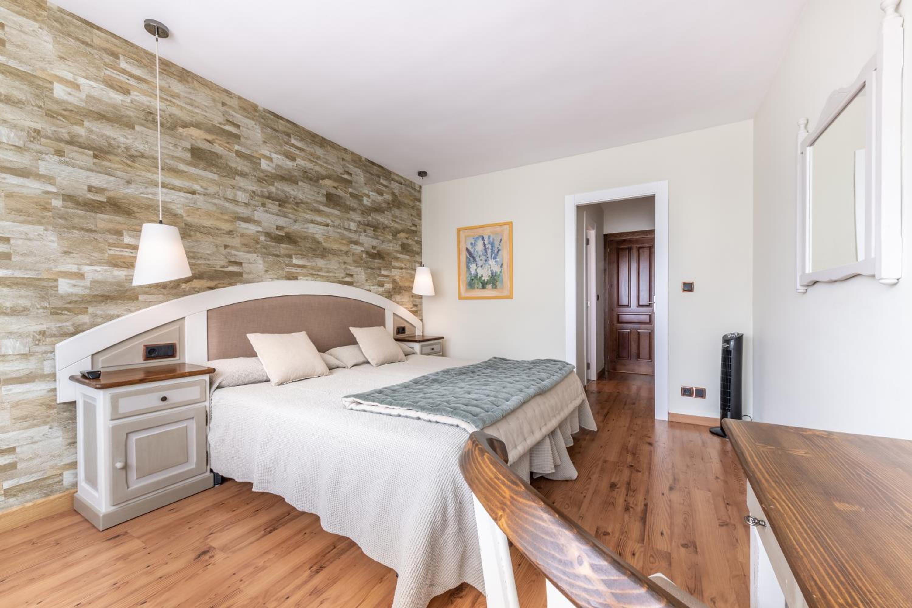 Superior Double or Twin Room with Balcony with mountain view - Photo 39