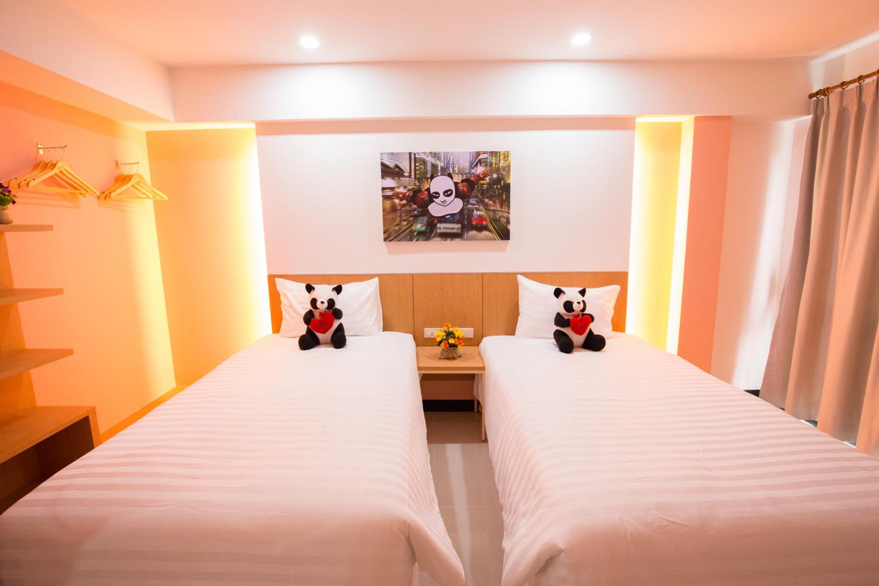 Standard Twin Room - Photo 6