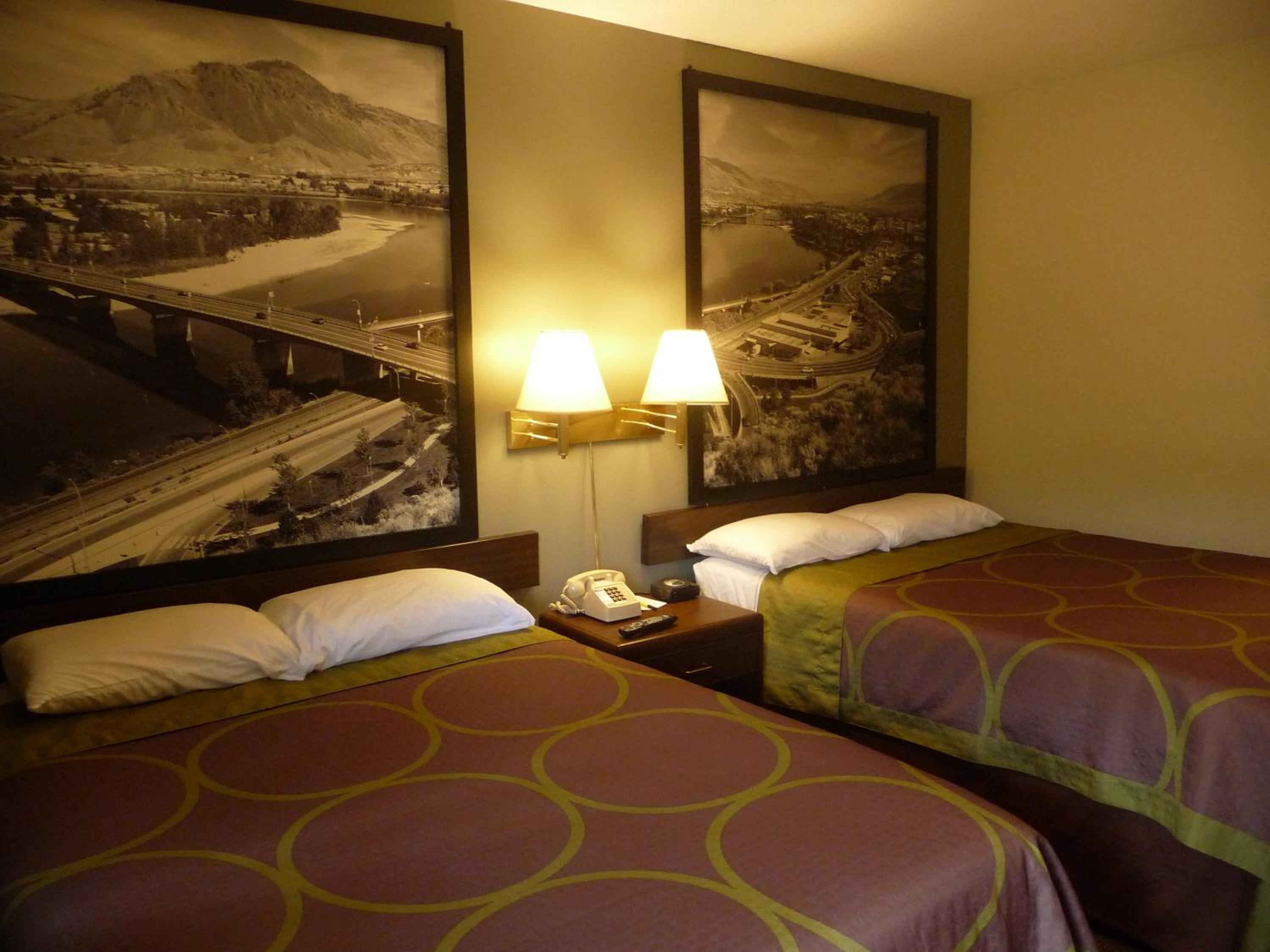 Double Room with Two Double Beds - Non-Smoking - Photo 4