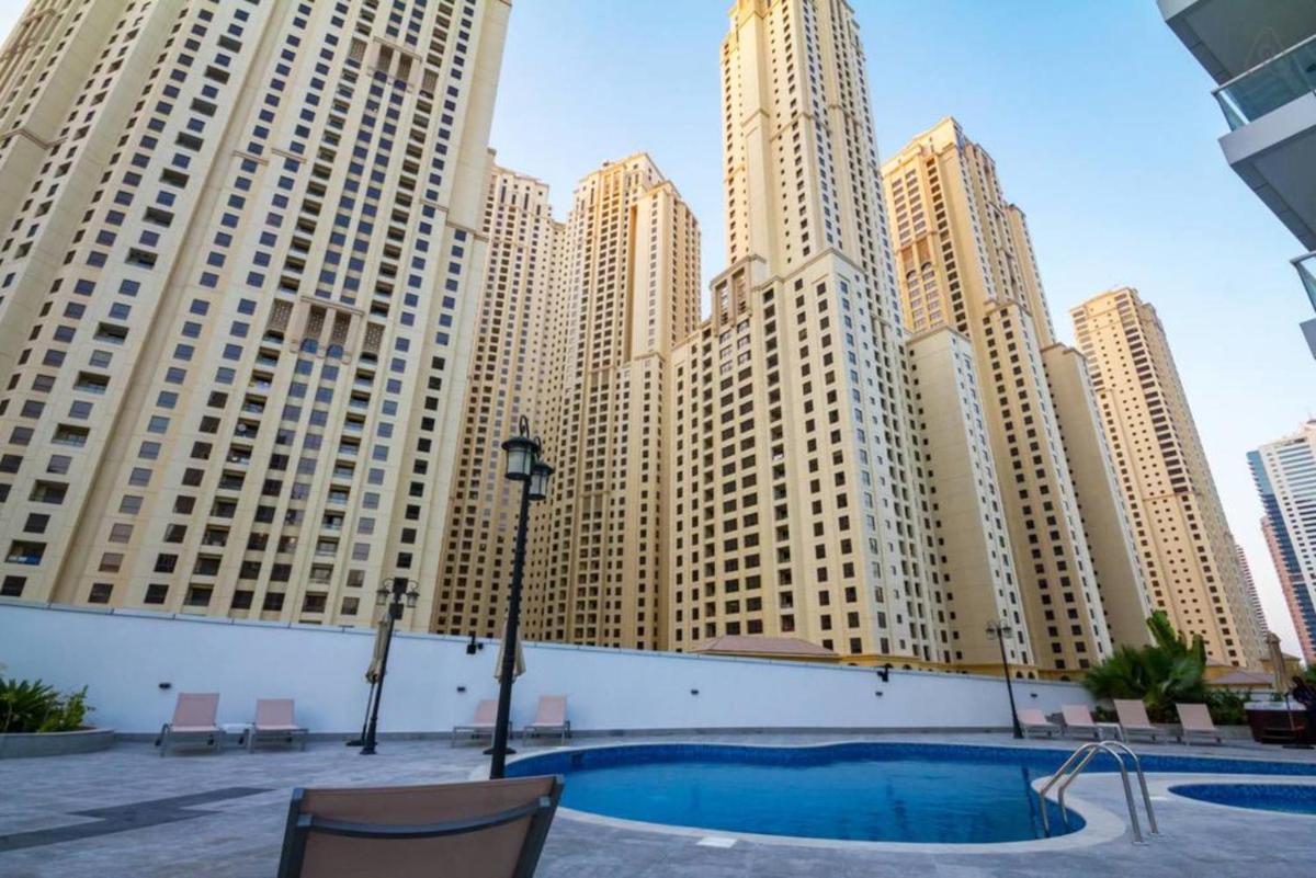 Two- Bedroom Apartment with Partial Marina View photo 2