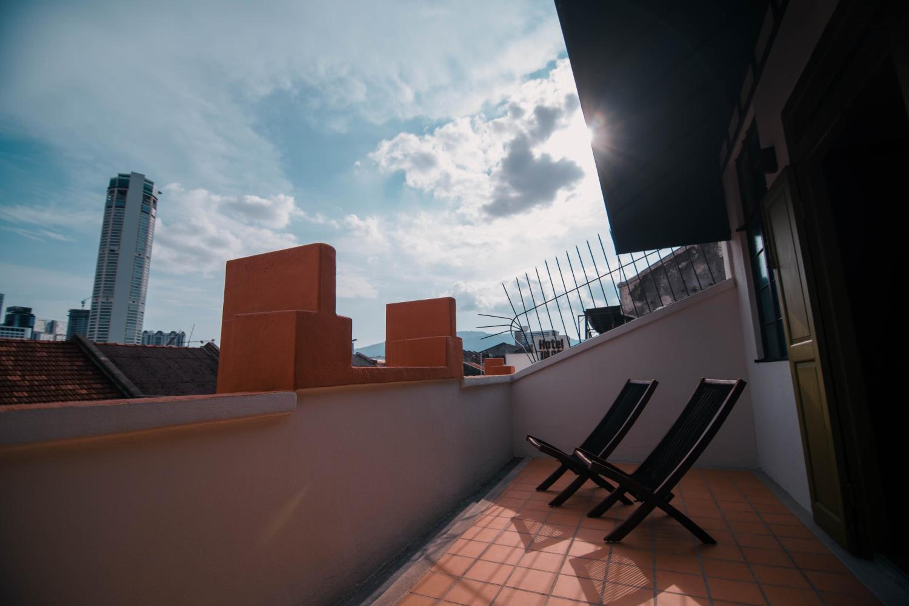 Deluxe Double Room with Balcony photo 1