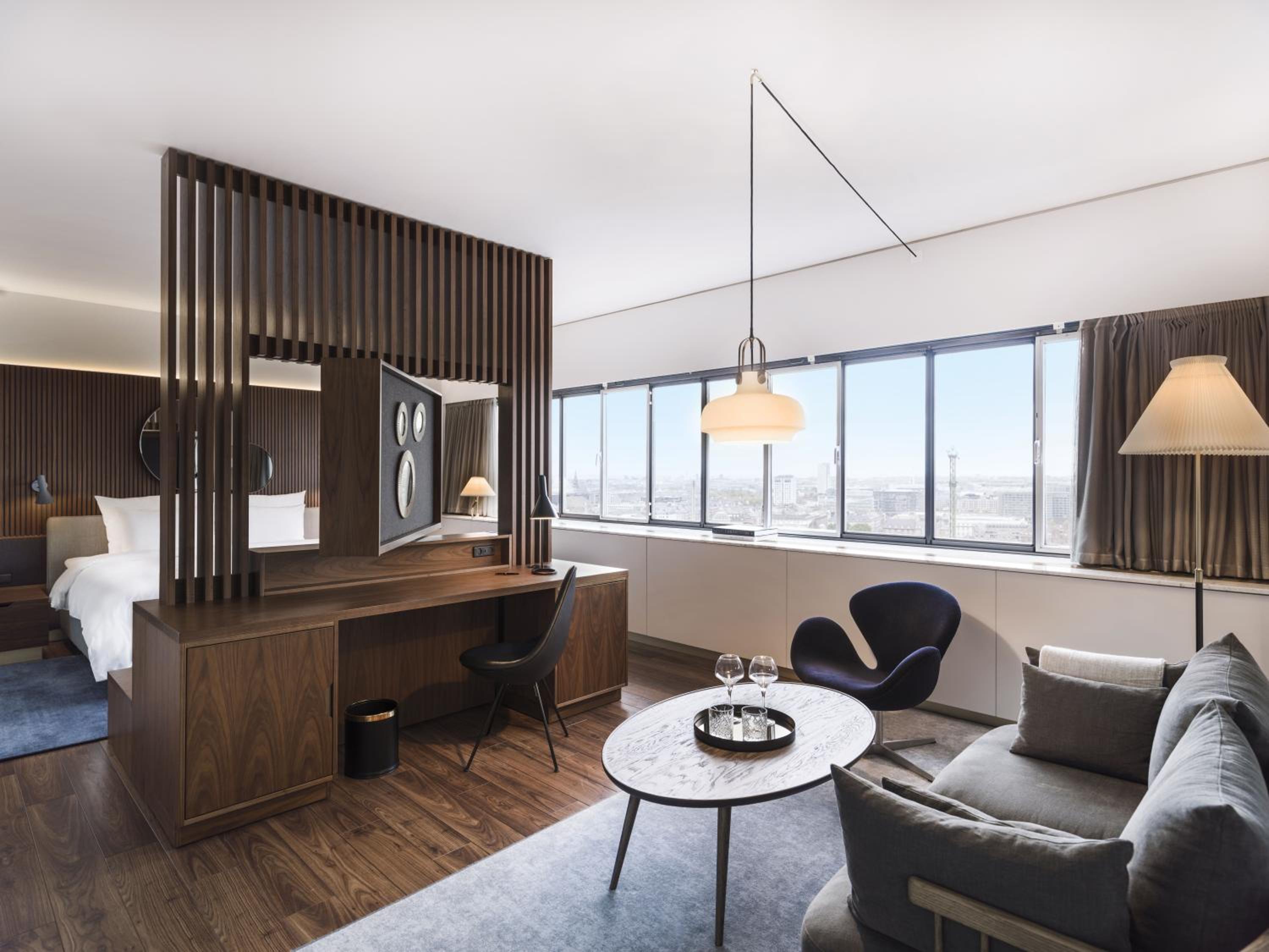 Signature Suite - Photo 8