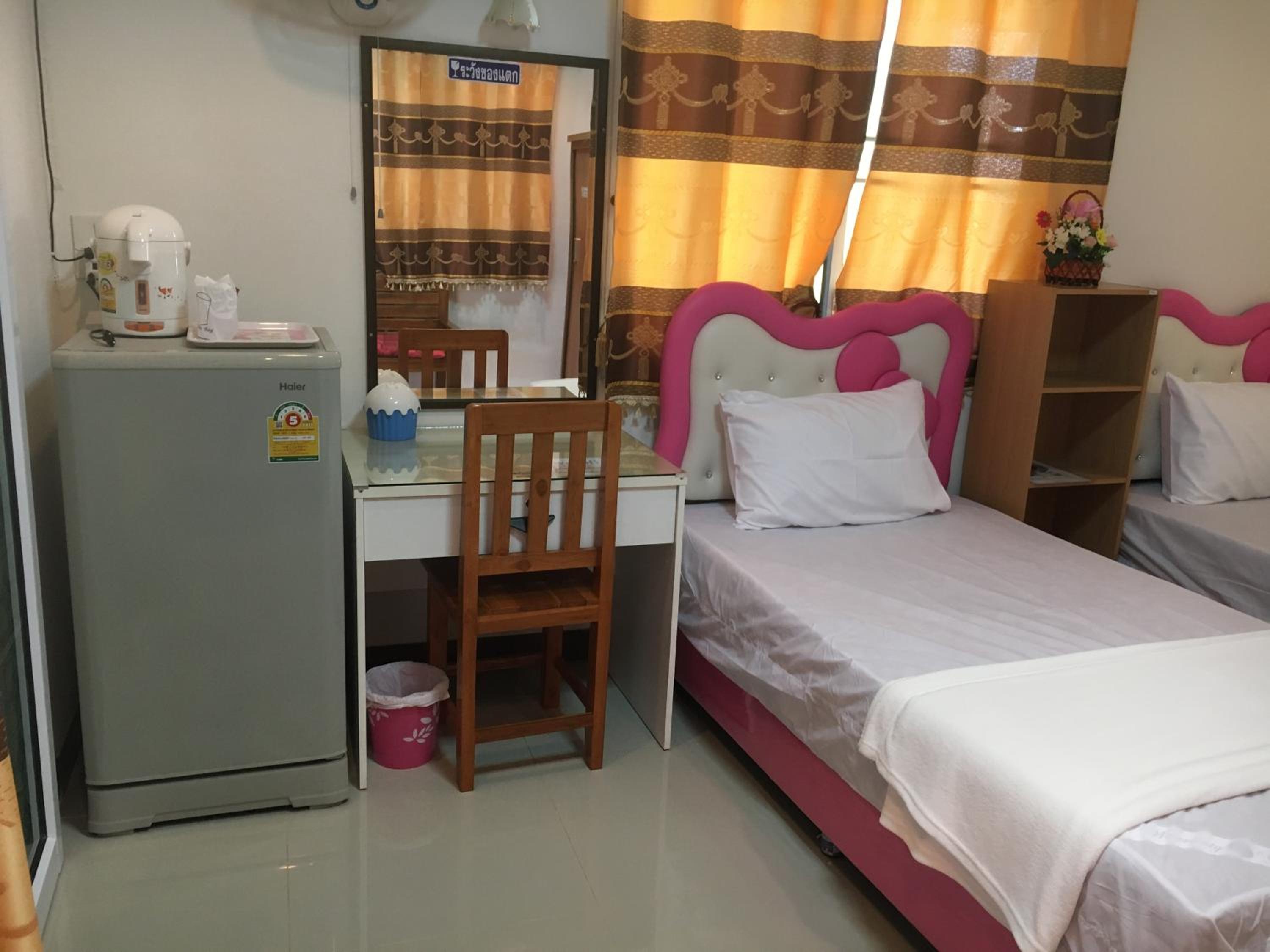 Twin Room with Bathroom - Photo 41