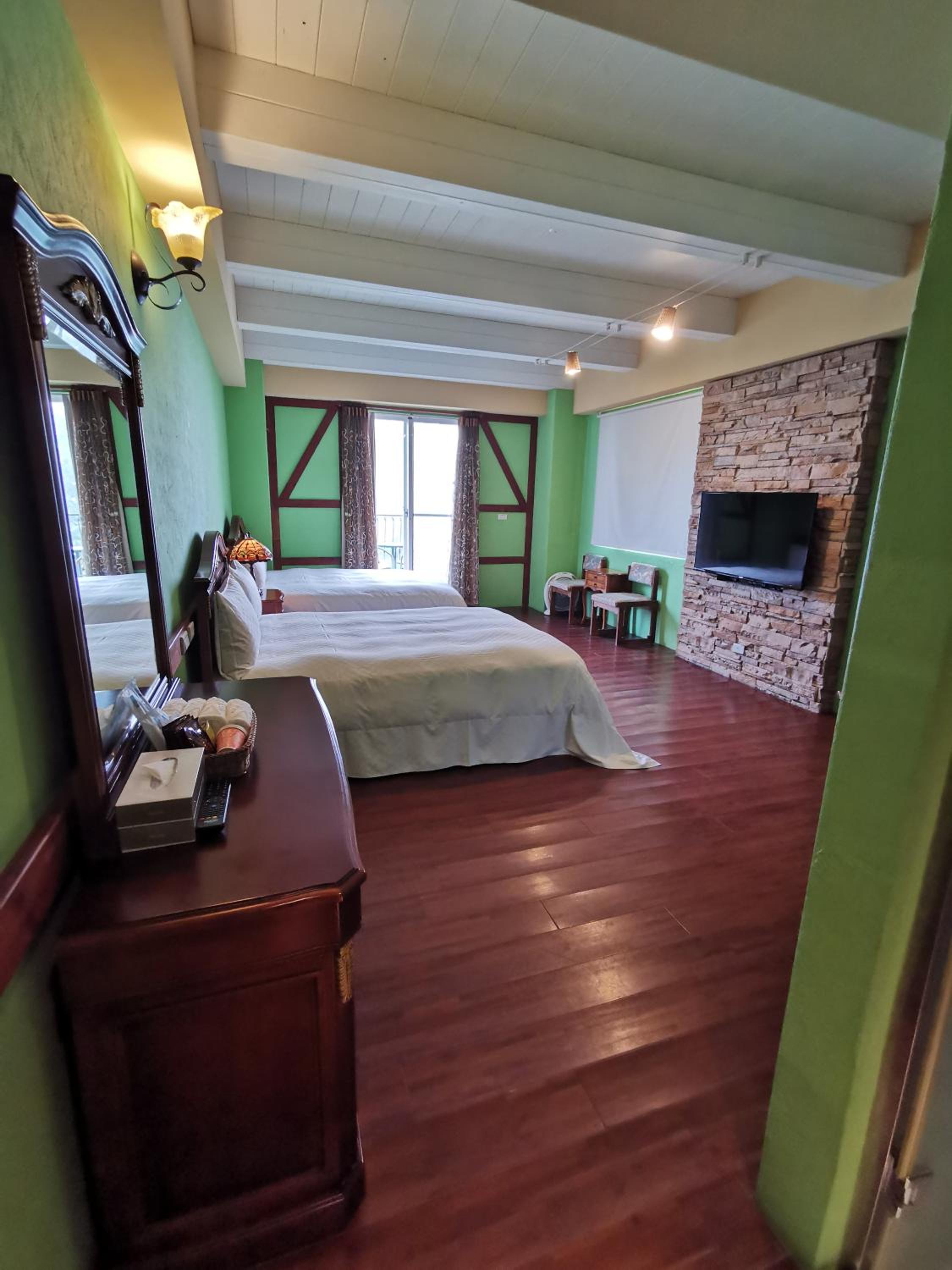 Quadruple Room with Mountain View photo 2