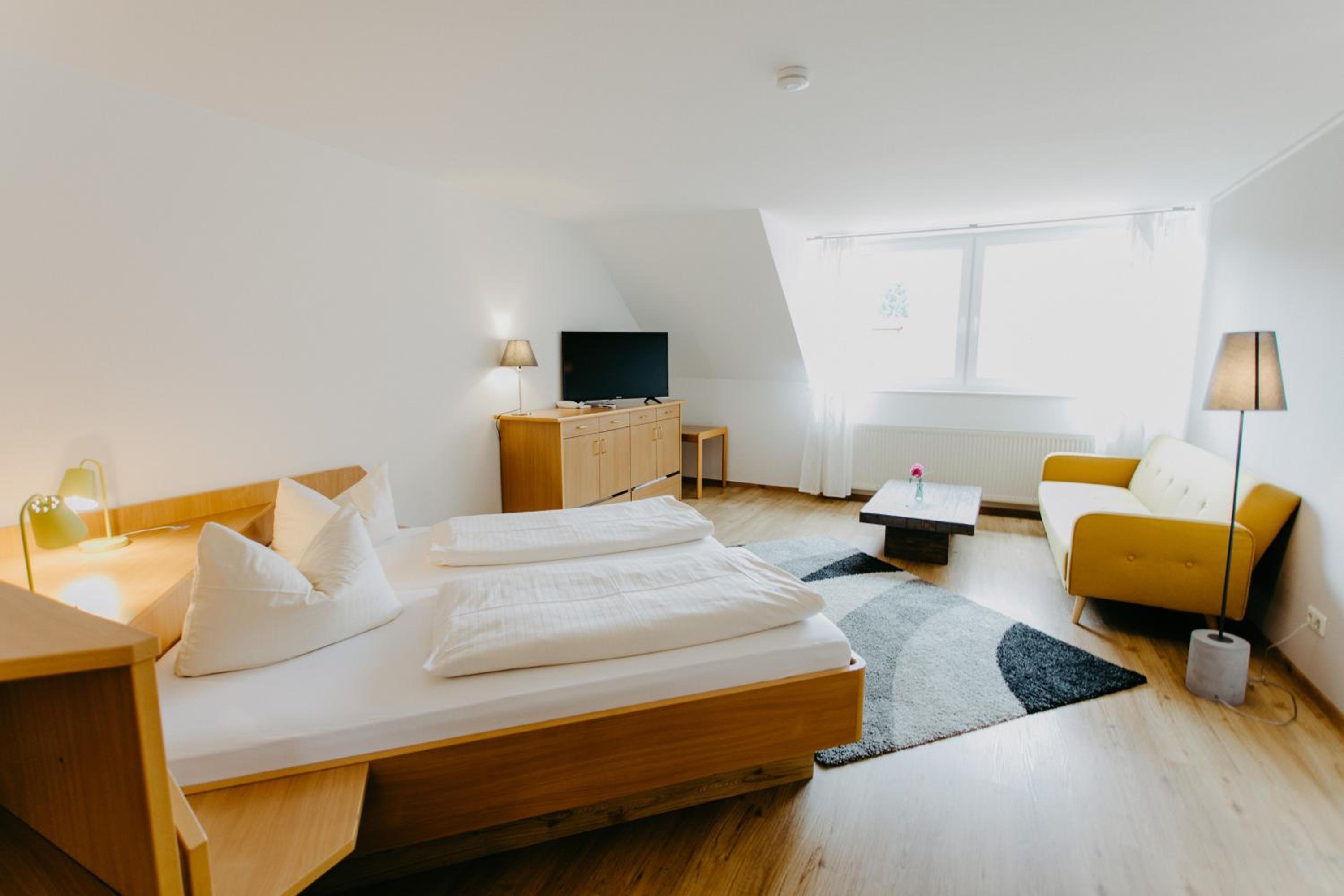 Deluxe Double Room with Shower