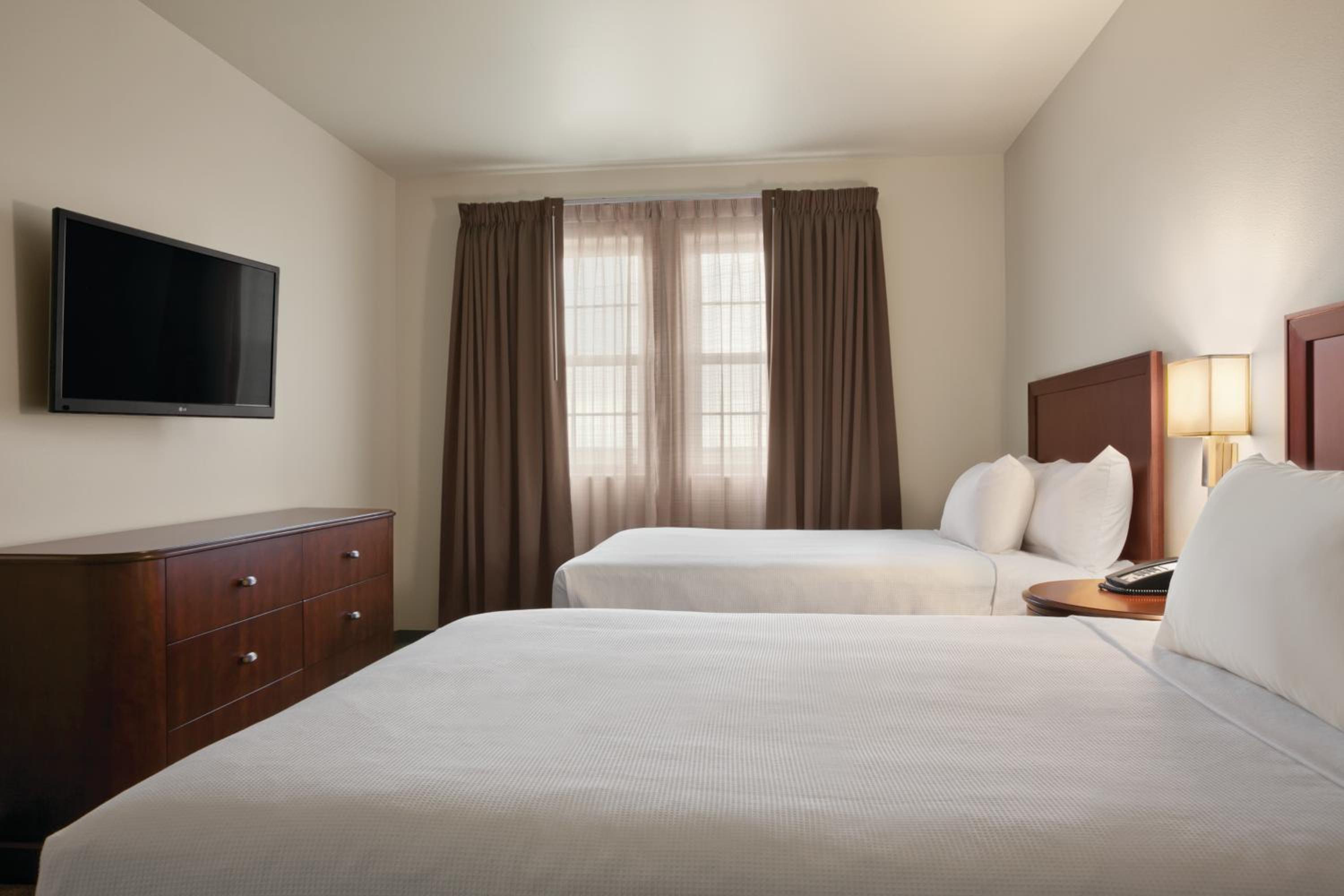 One-Bedroom Suite with Two Double Beds