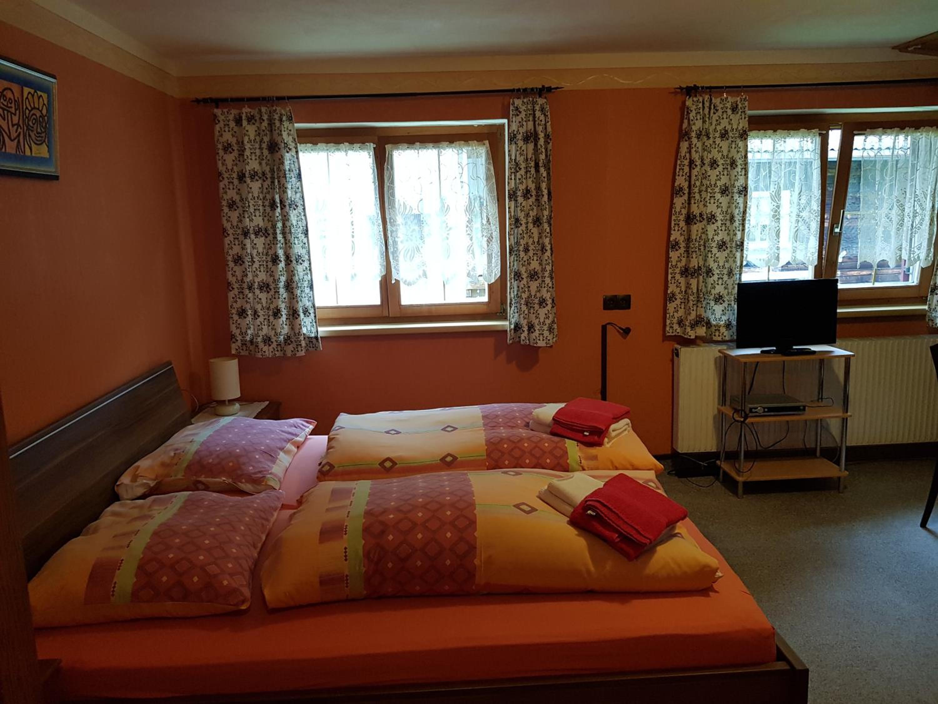Double or Twin Room with Extra Bed - Photo 4