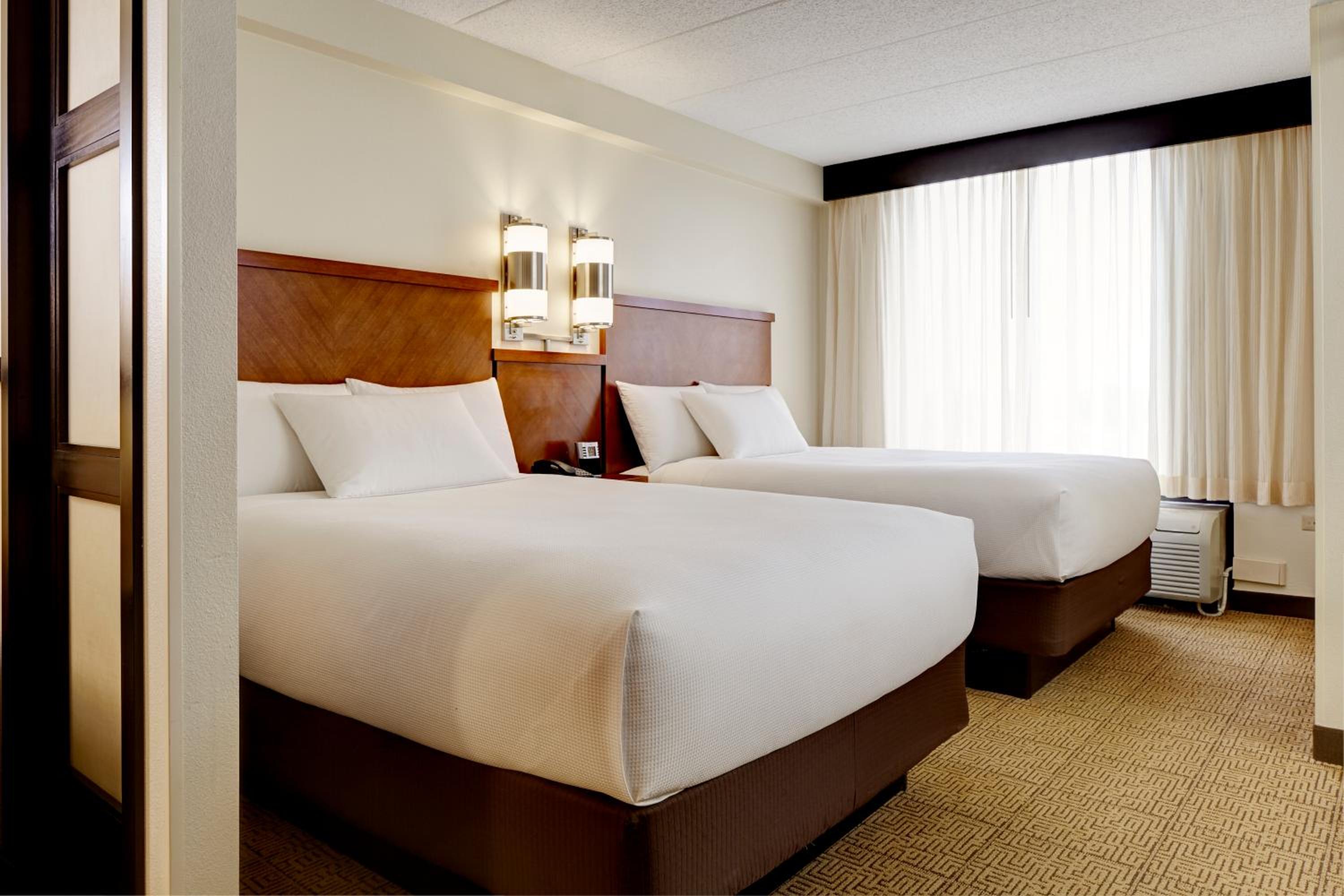 Double Room with Two Double Beds - Photo 2