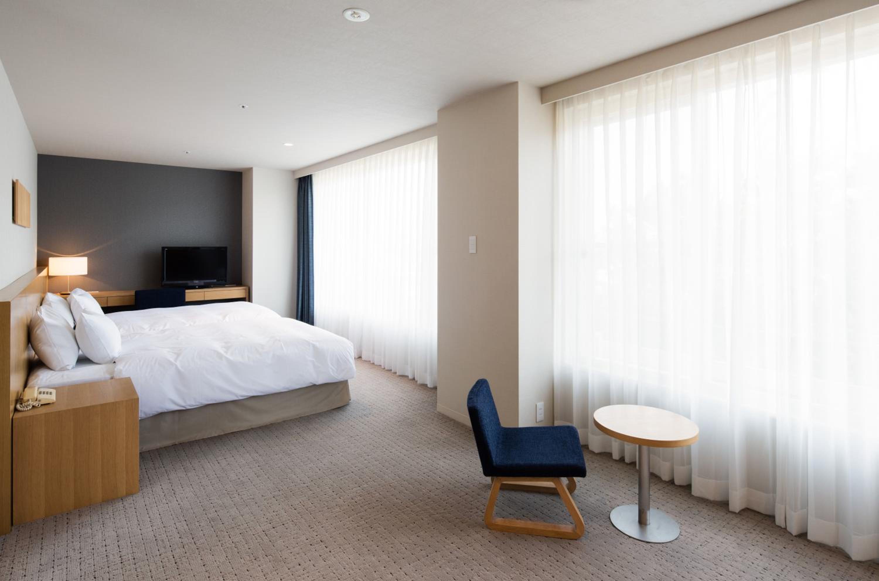 Twin Room with road view - Non-Smoking  photo 1
