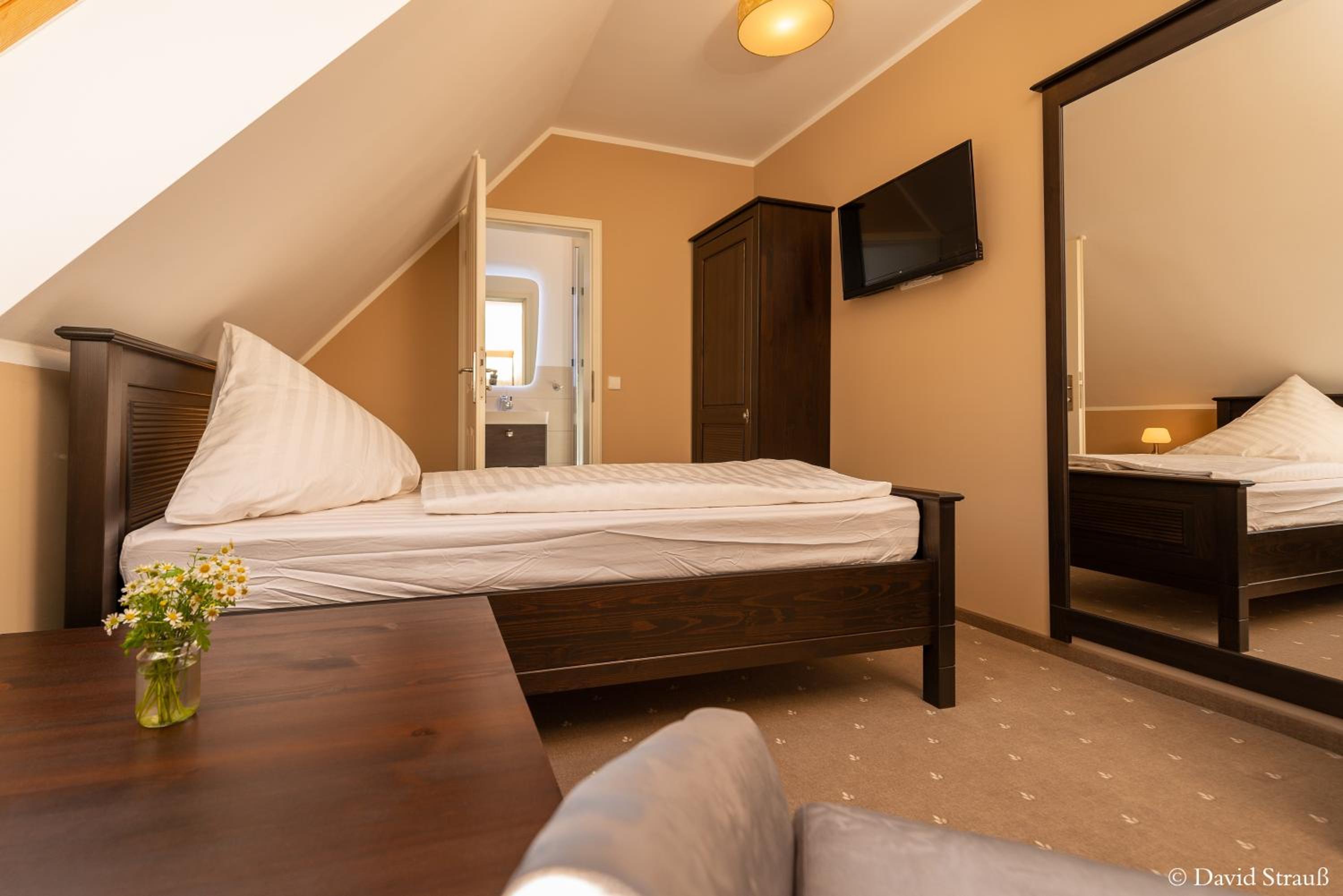 Single Room With Private Bathroom photo 1