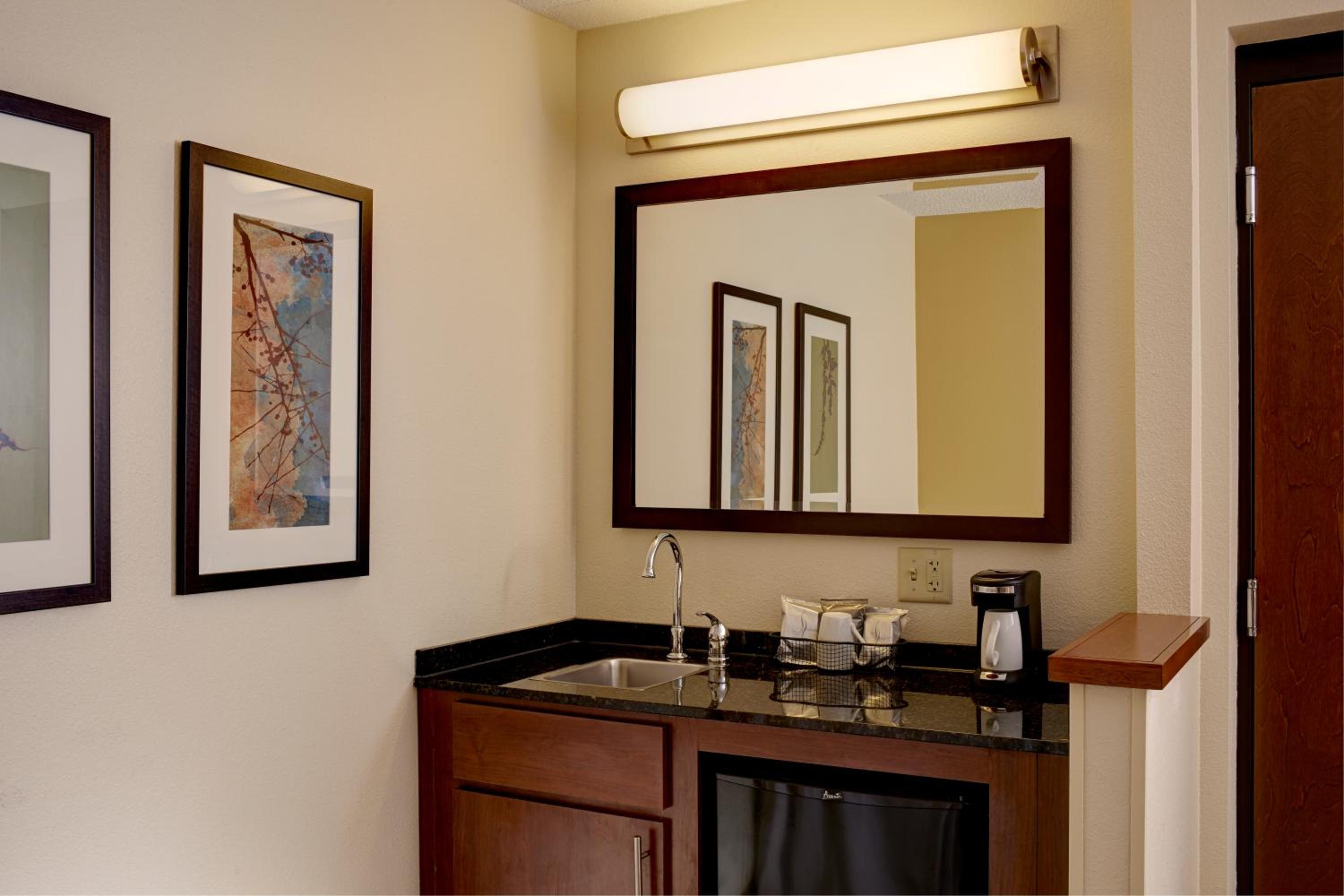 Double Room with Two Double Beds - Photo 9