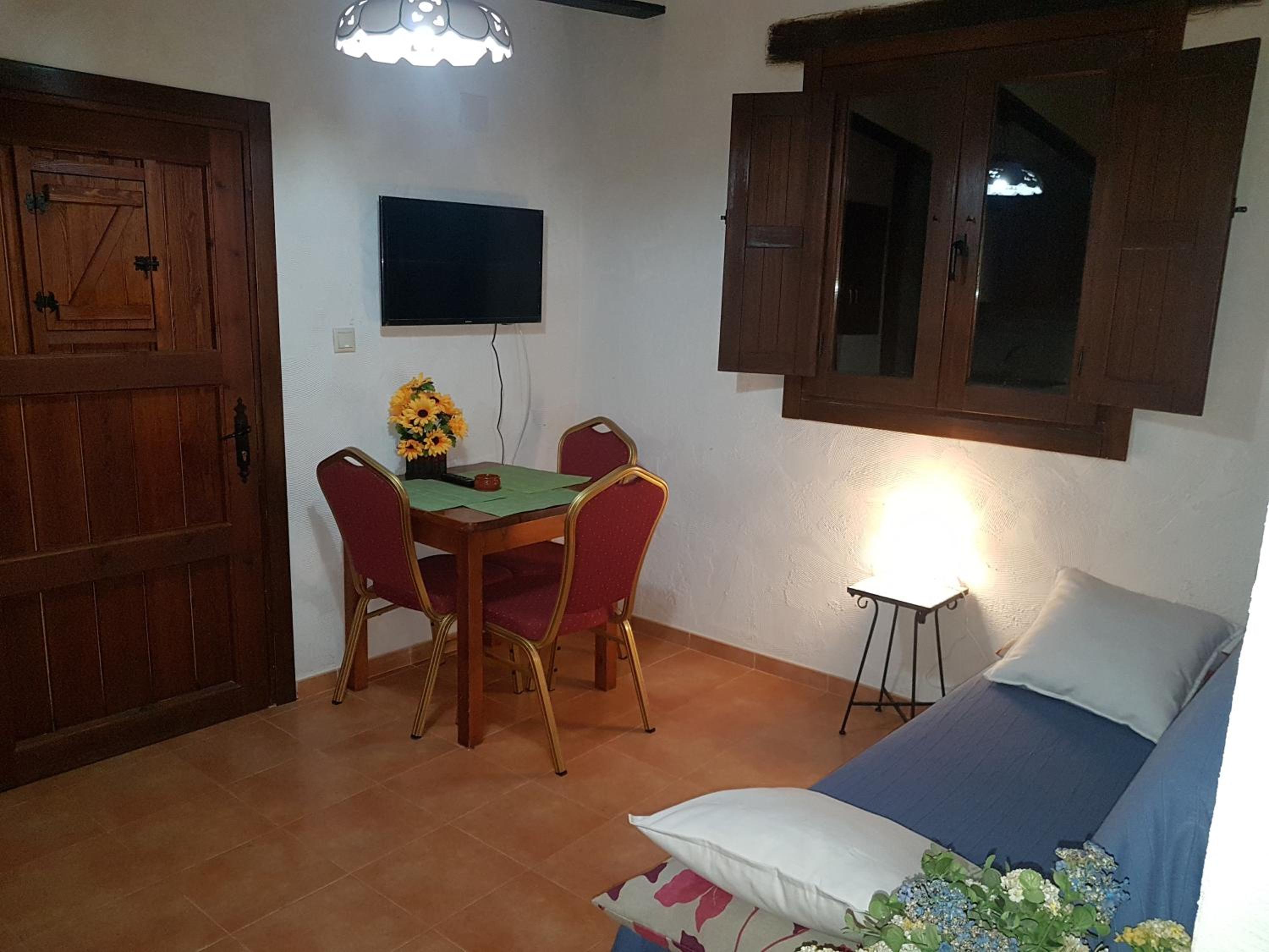 One-Bedroom House - Photo 36