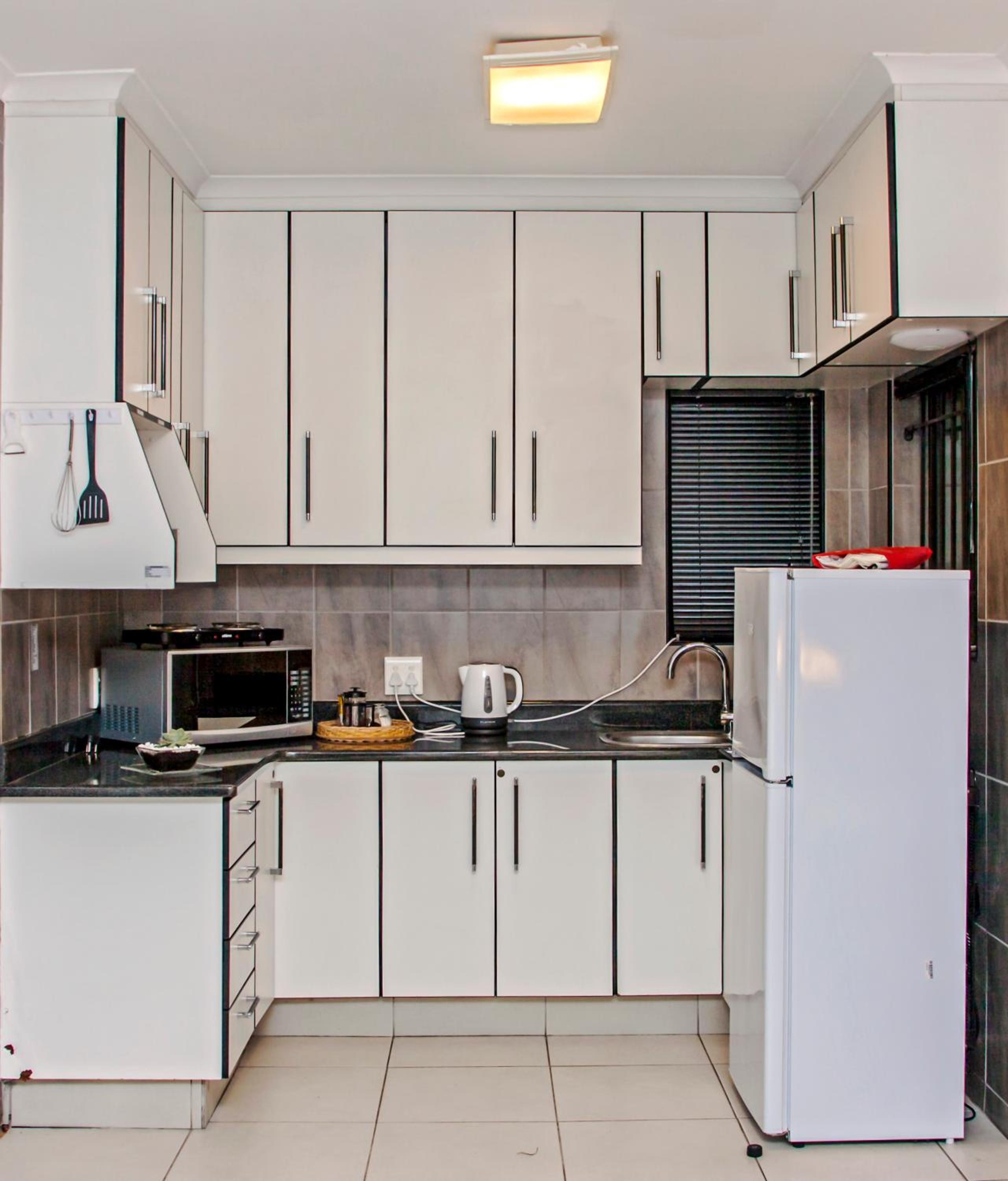 Self-Catering Room - Photo 8