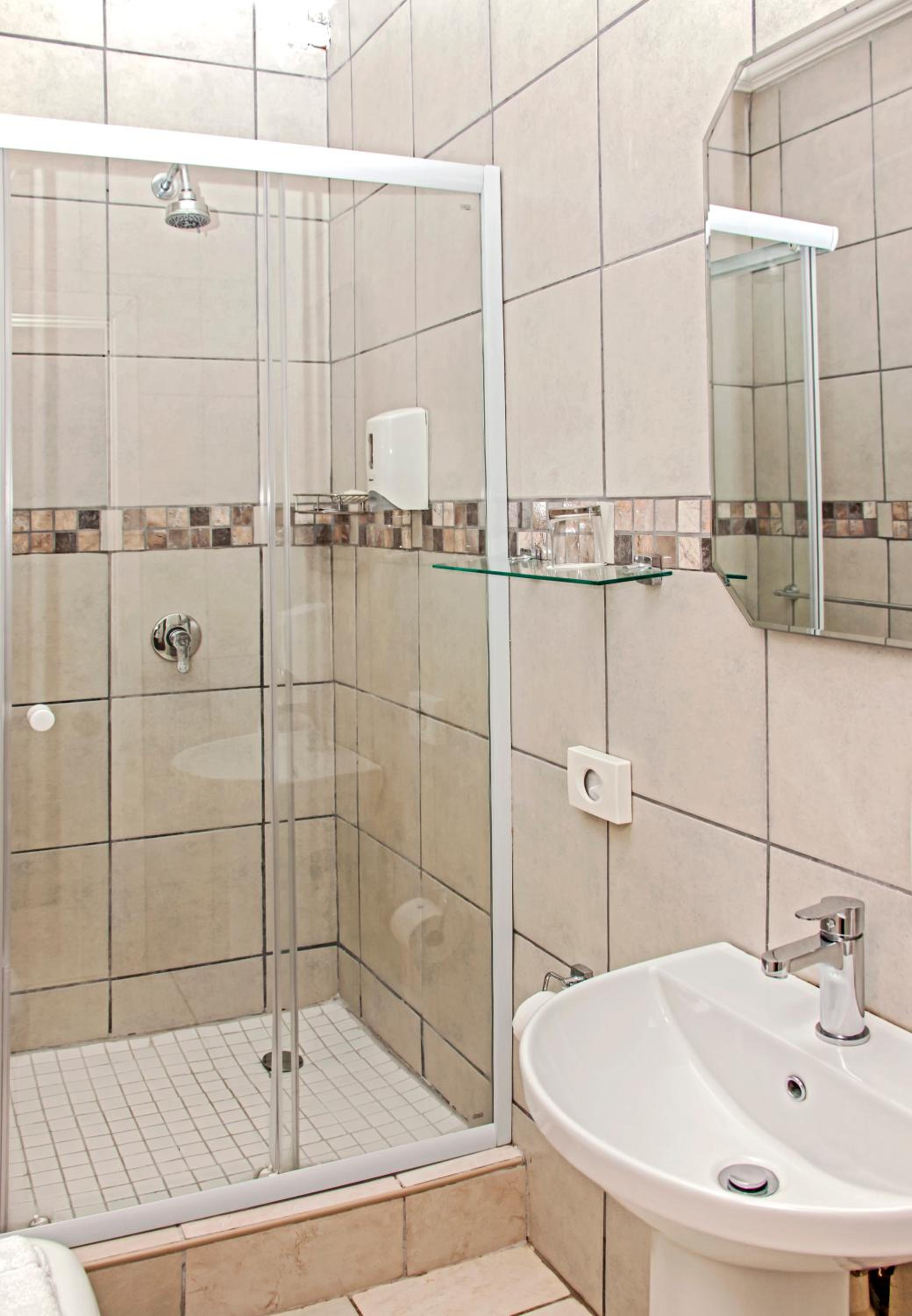Self-Catering Room - Photo 11