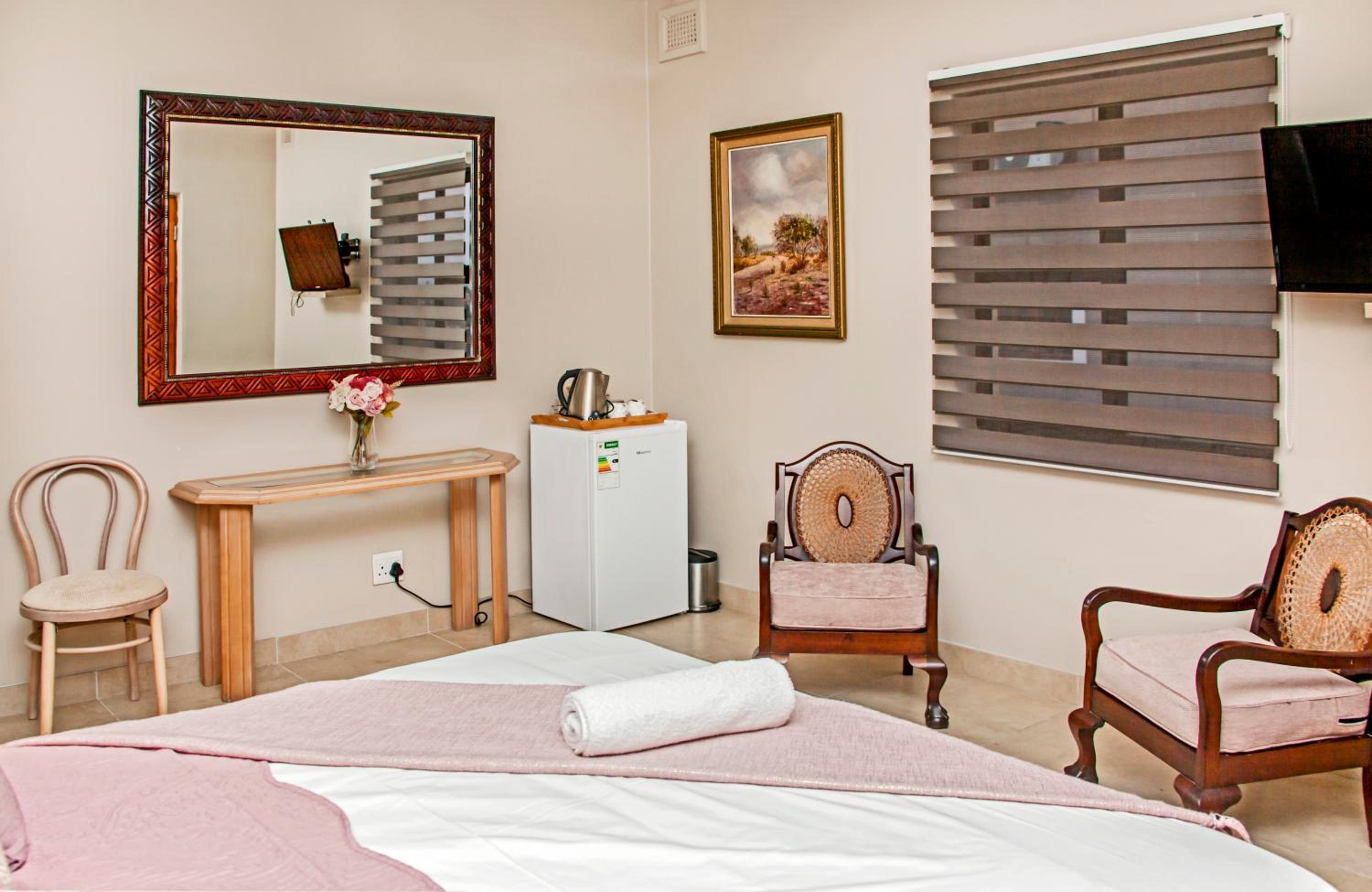 Double Room - Photo 7