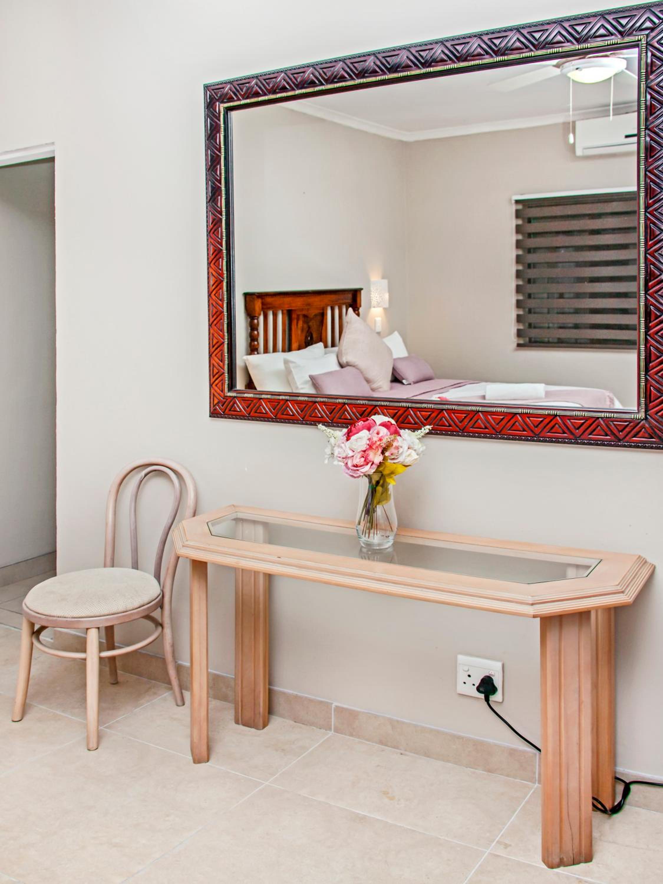Double Room - Photo 11