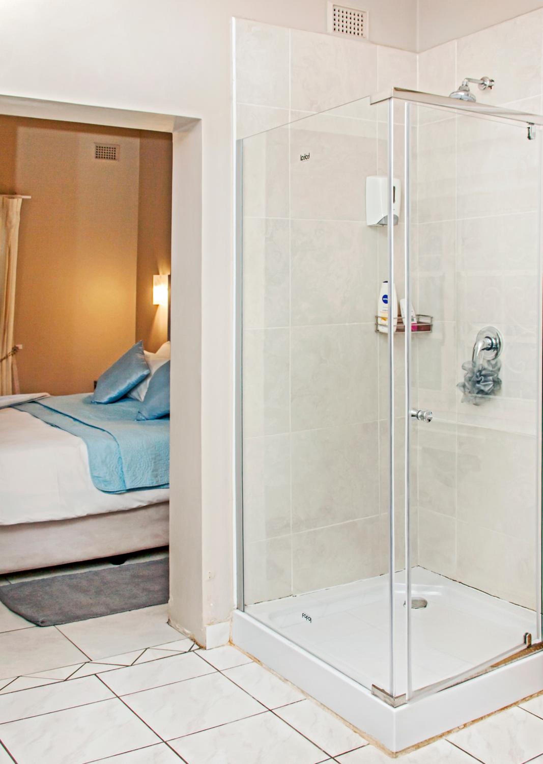 Double Room - Photo 13