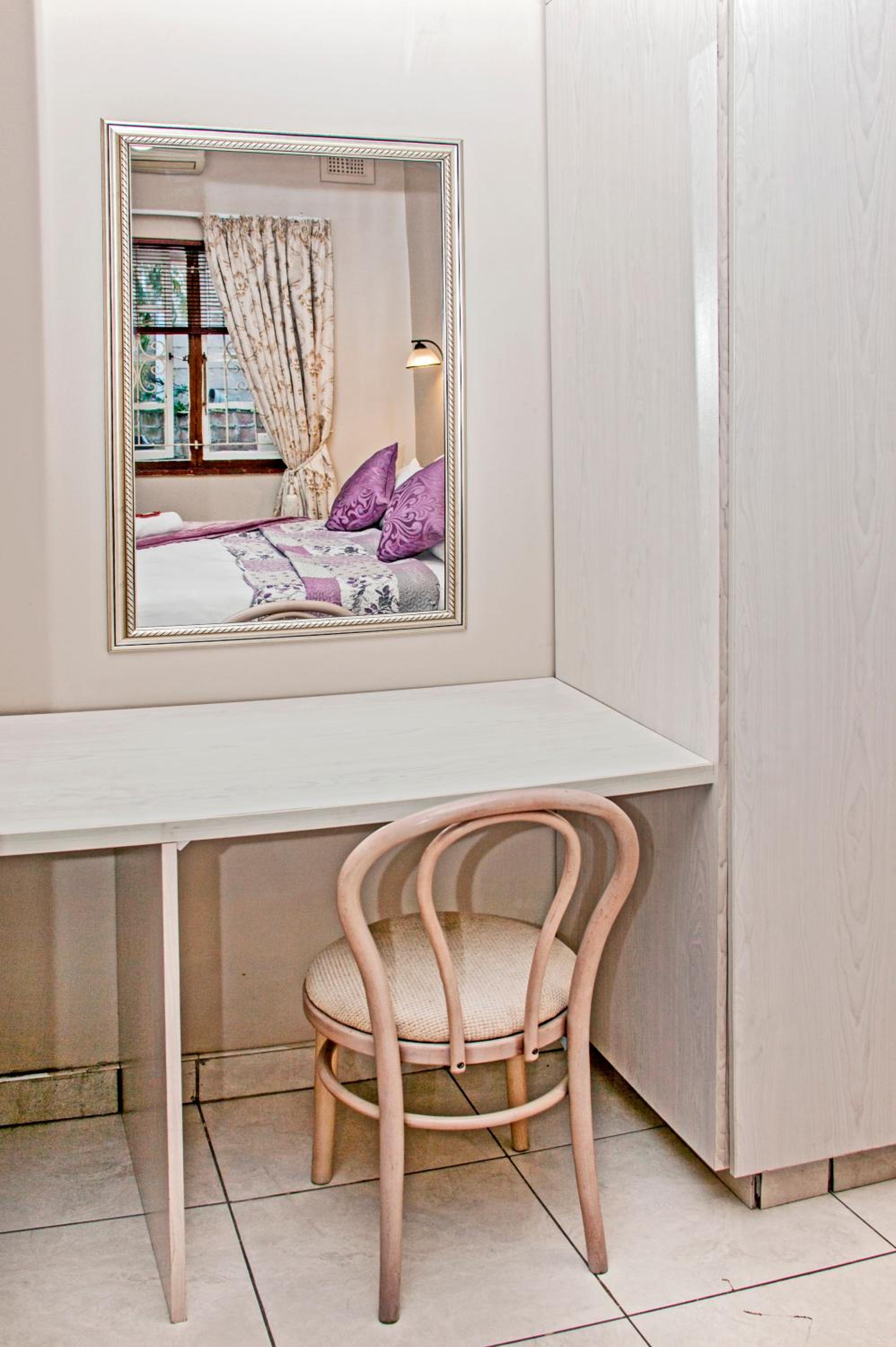 Double Room - Photo 4