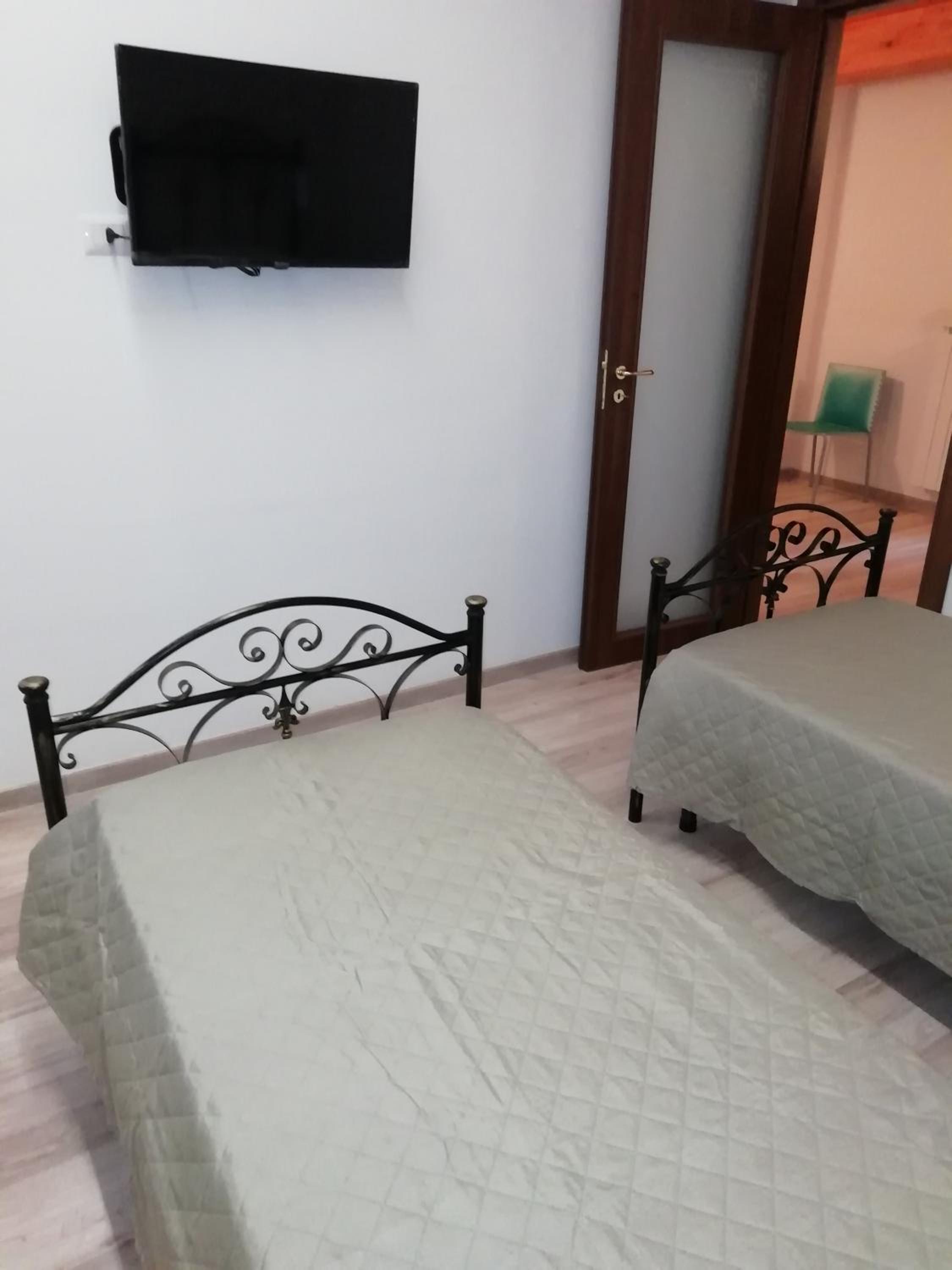 Large Twin Room photo 2