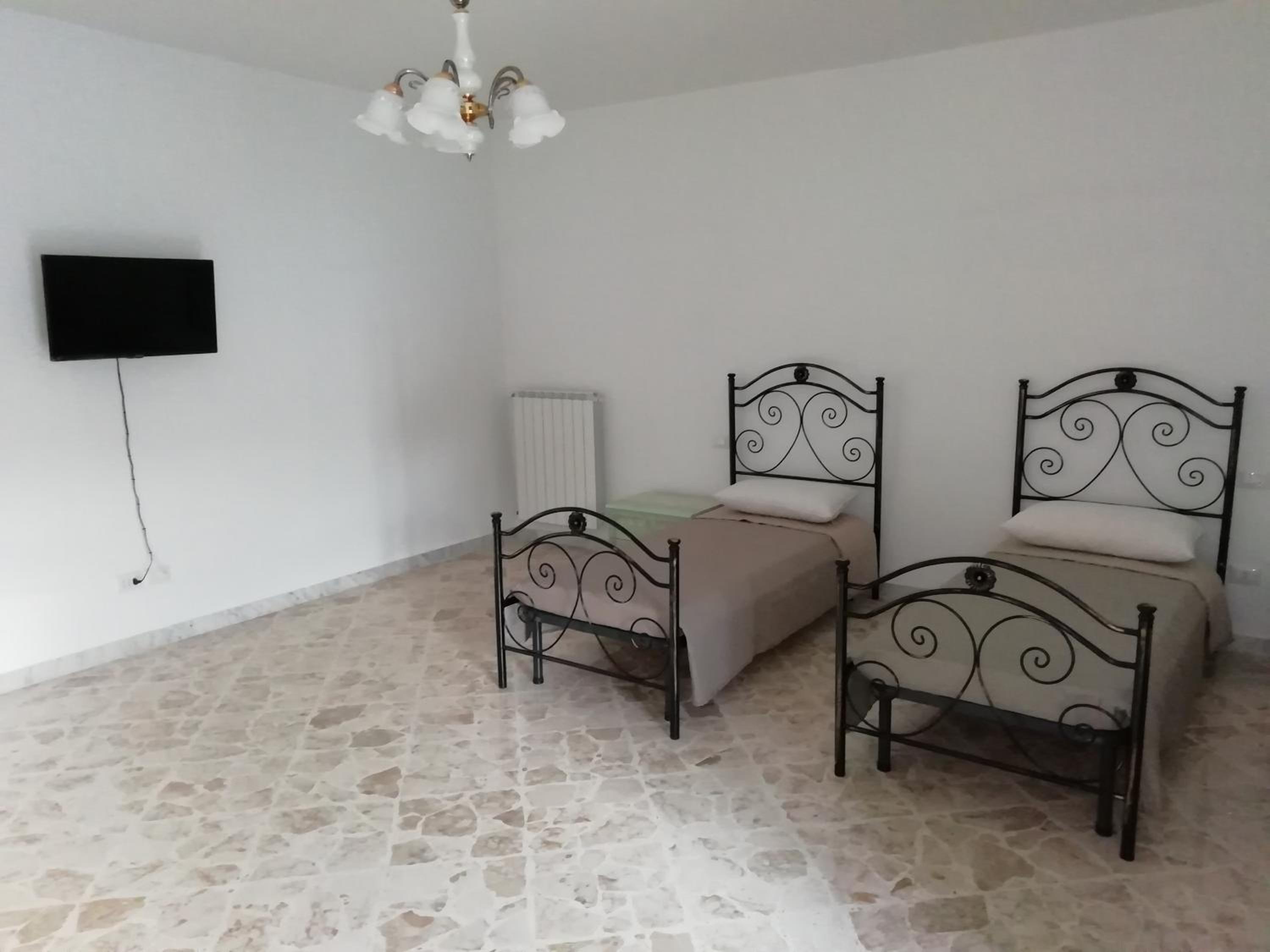 Large Twin Room photo 3
