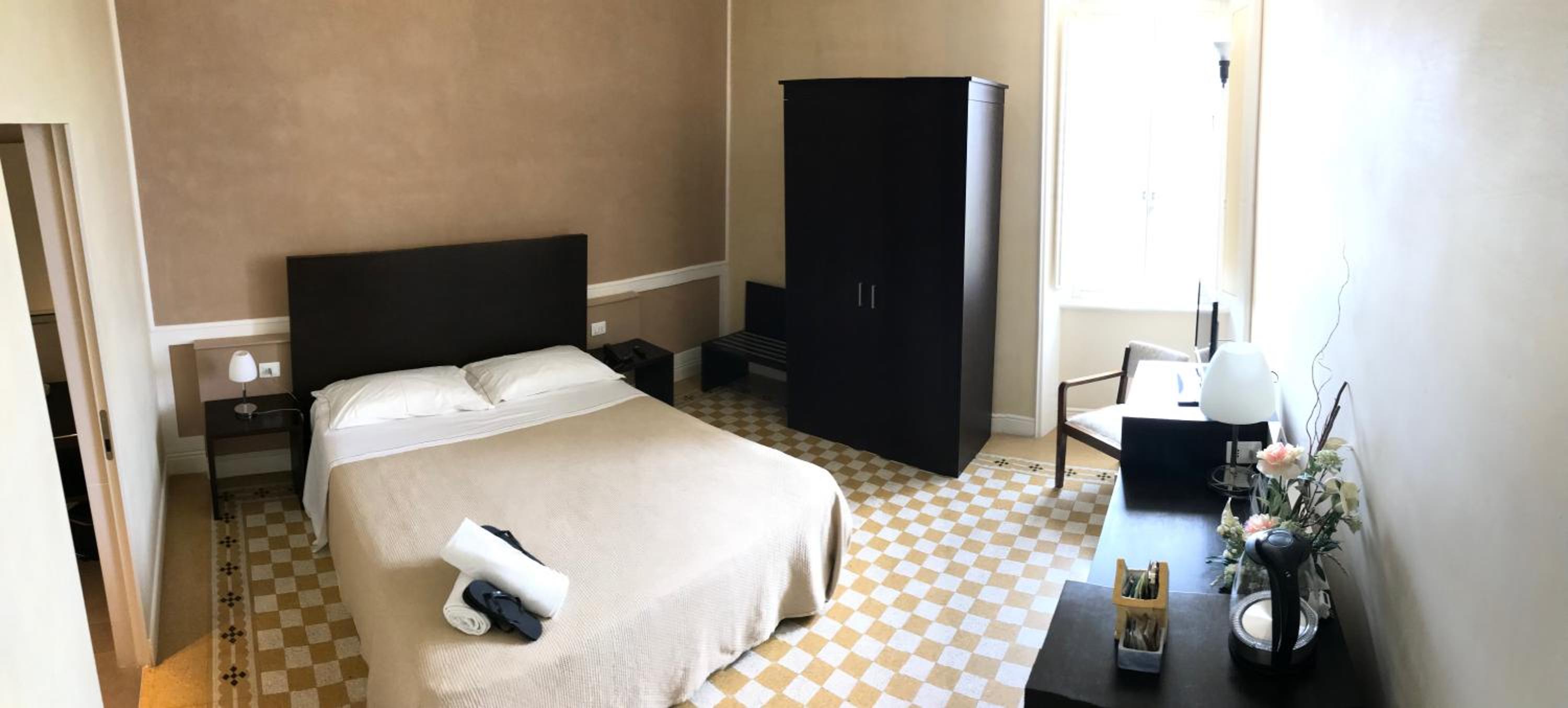 Double Room with Panoramic View - Photo 3