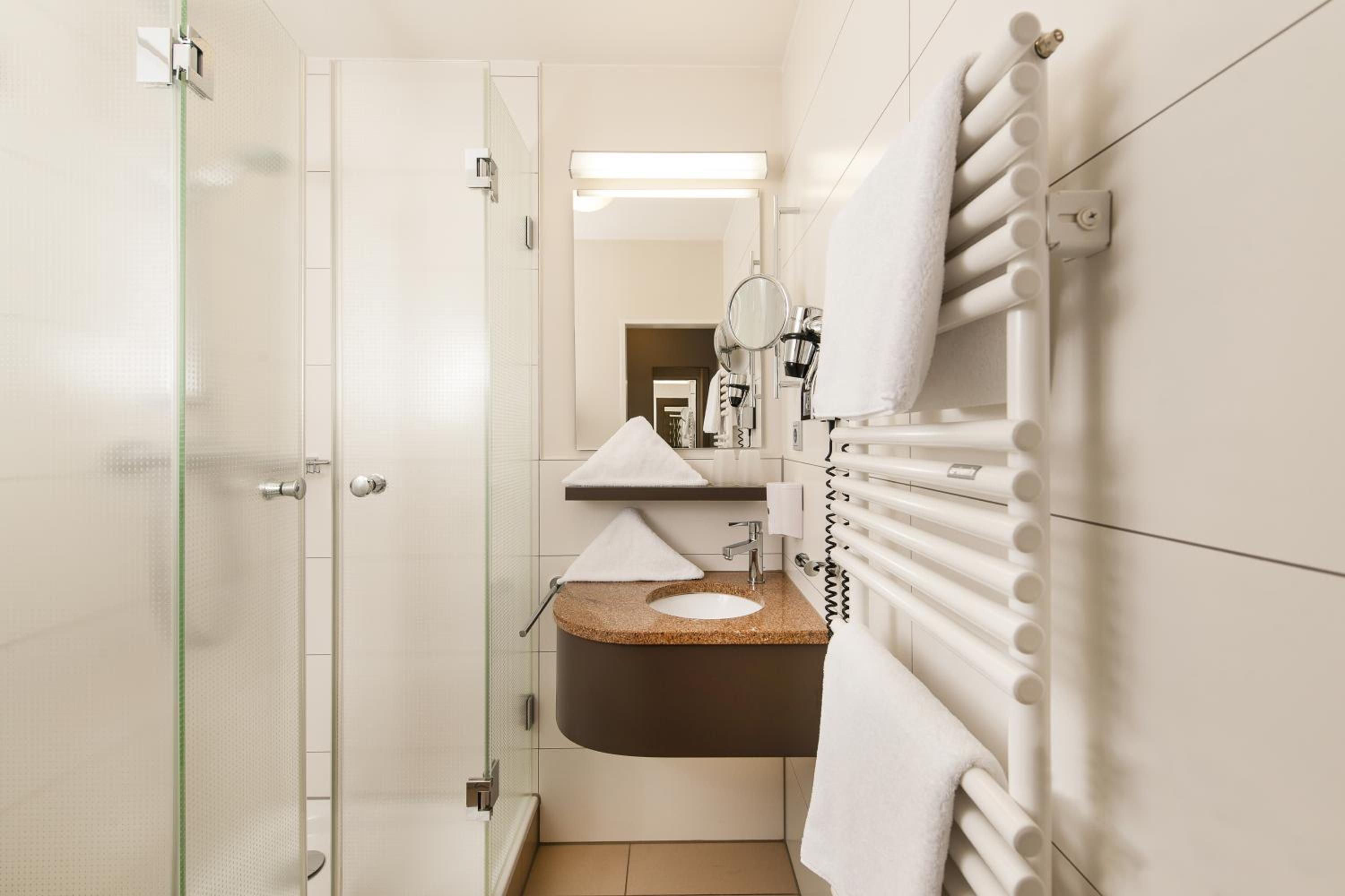 Small Double Room - Photo 3