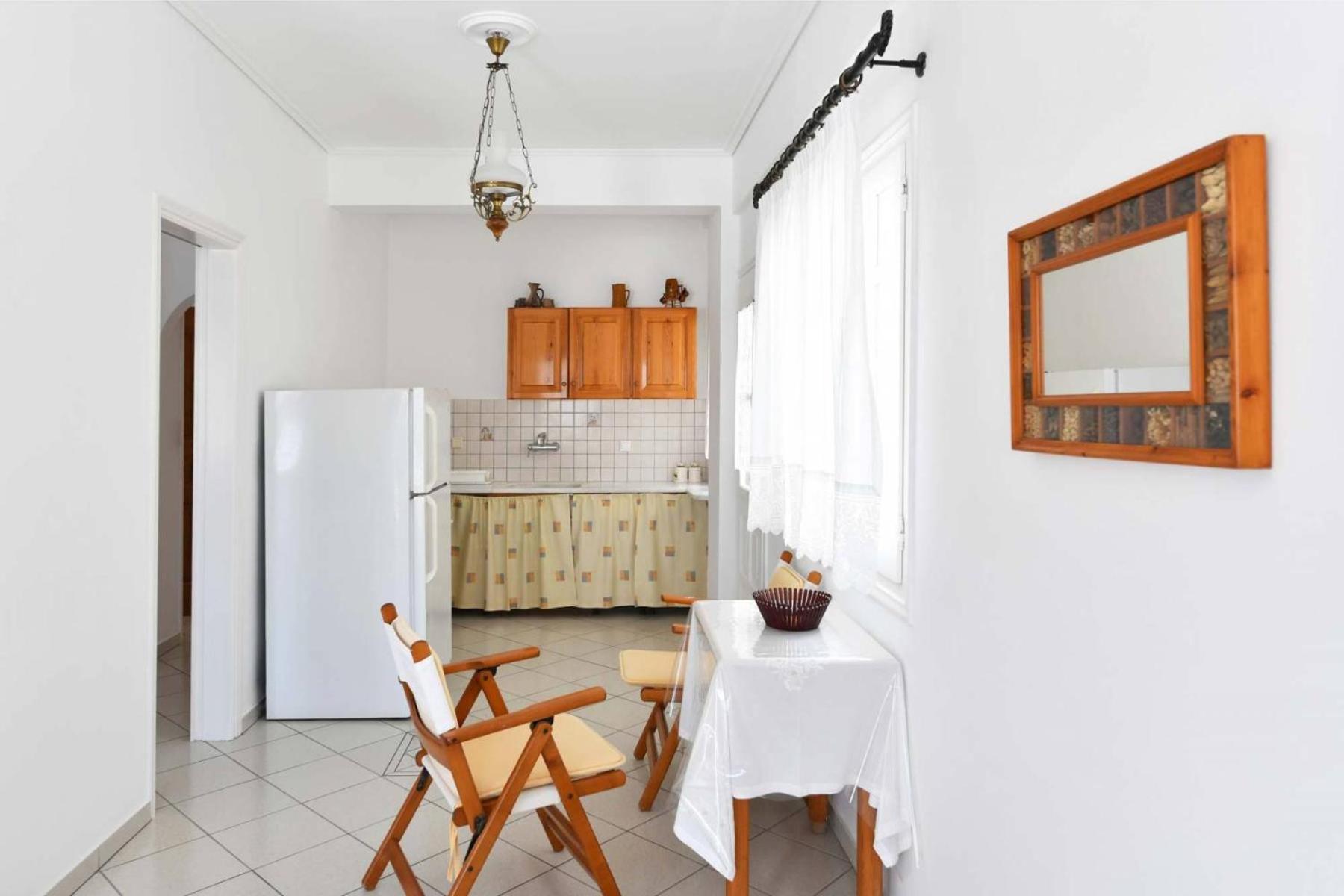 Three-Bedroom Apartment (6 Adults) - Photo 22